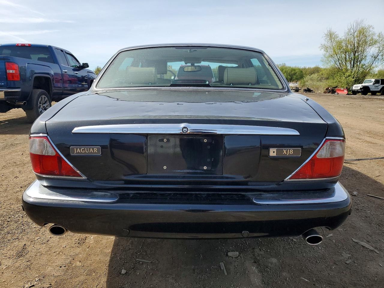 2001 Jaguar Xj8 Black vin: SAJDA14C61LF32804
