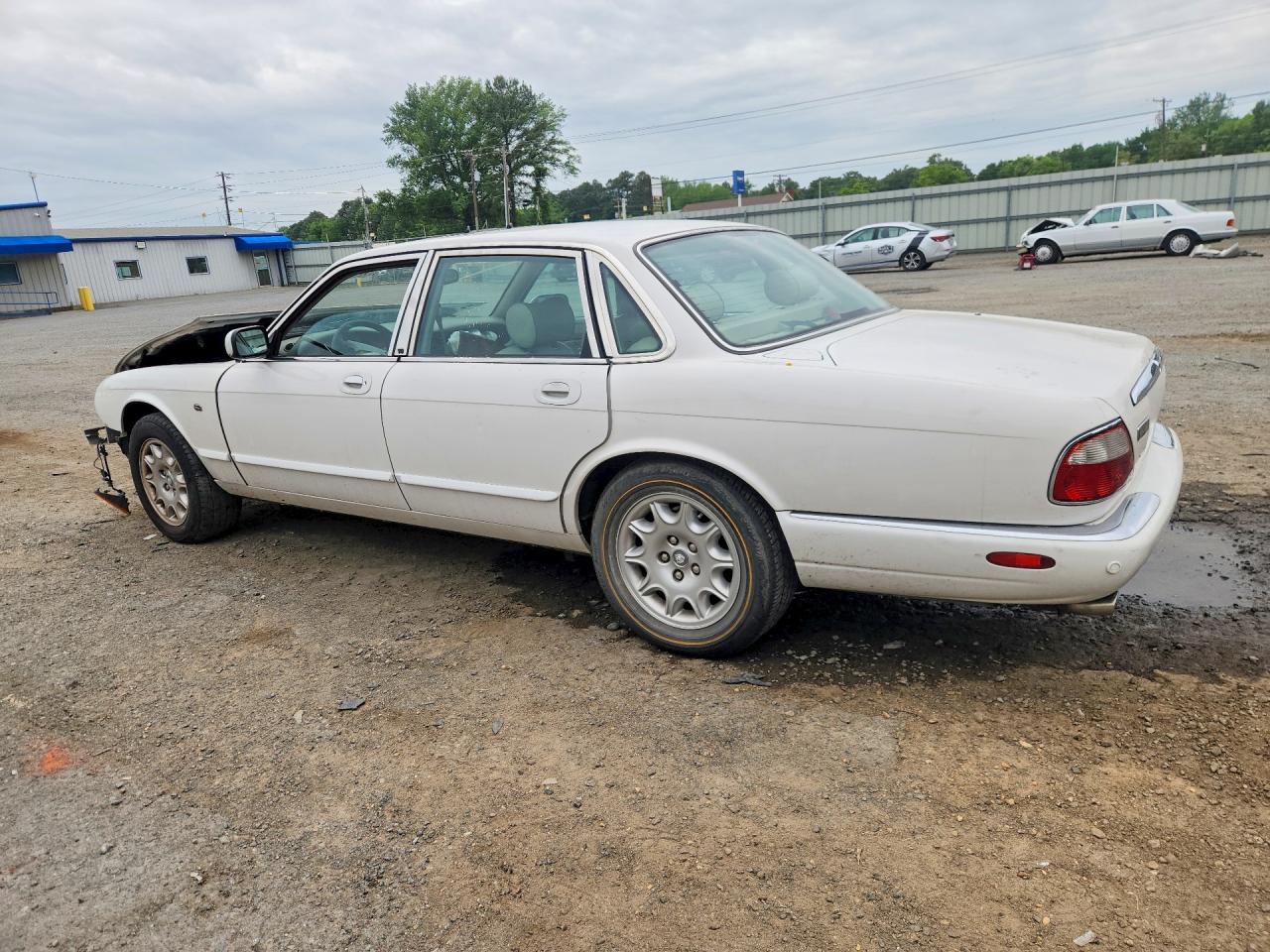 2001 Jaguar Xj8 White vin: SAJDA14C61LF35041
