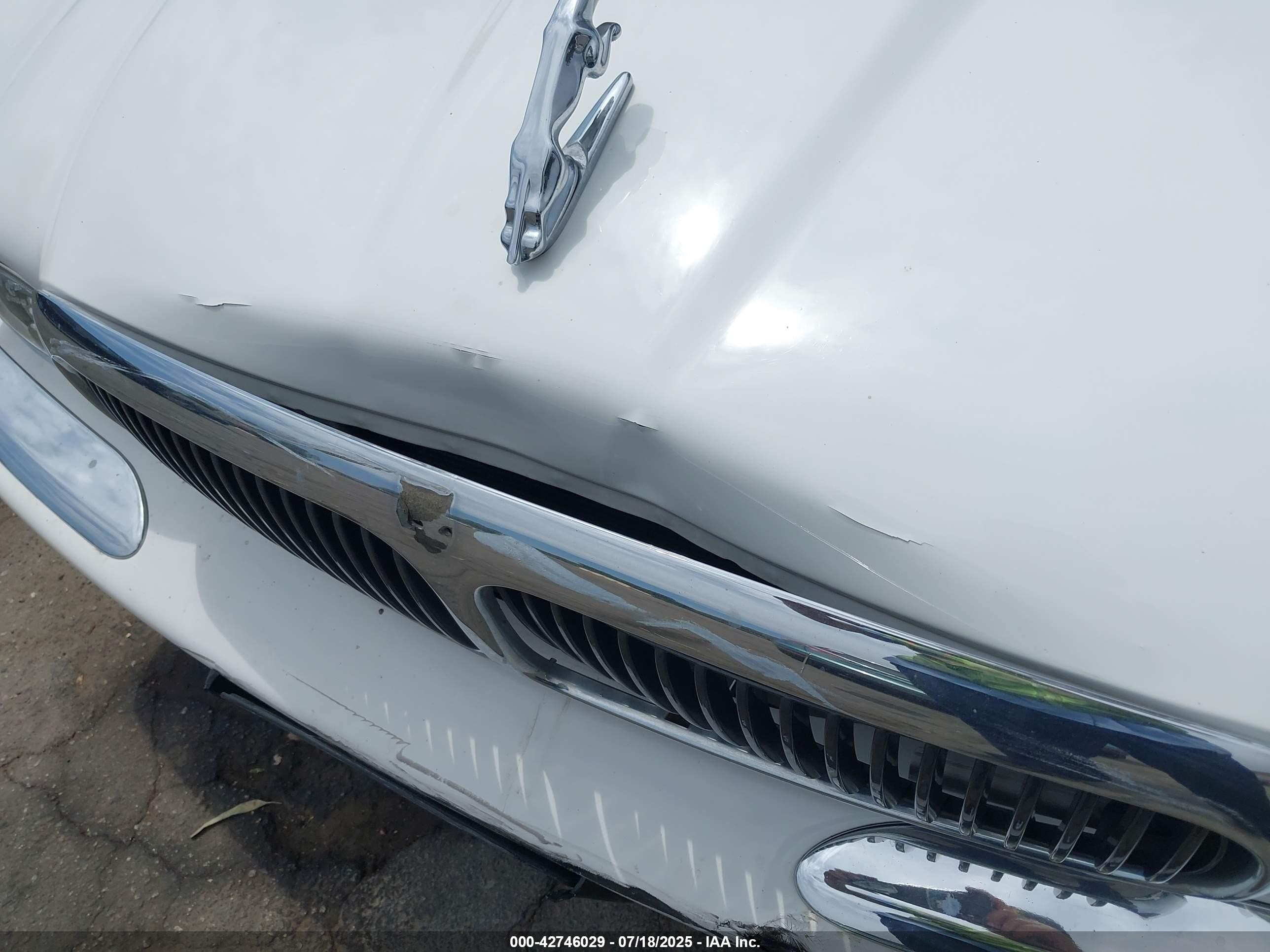 2001 Jaguar Xj8   White vin: SAJDA14C61LF39039