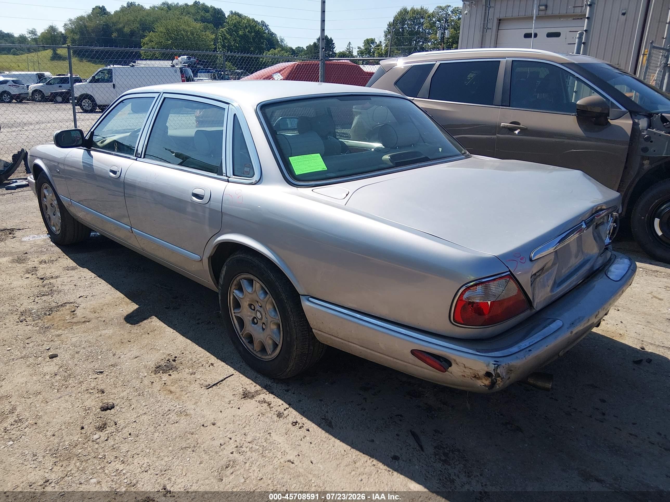 2003 Jaguar Xj Xj8 Silver vin: SAJDA14C63LF57673