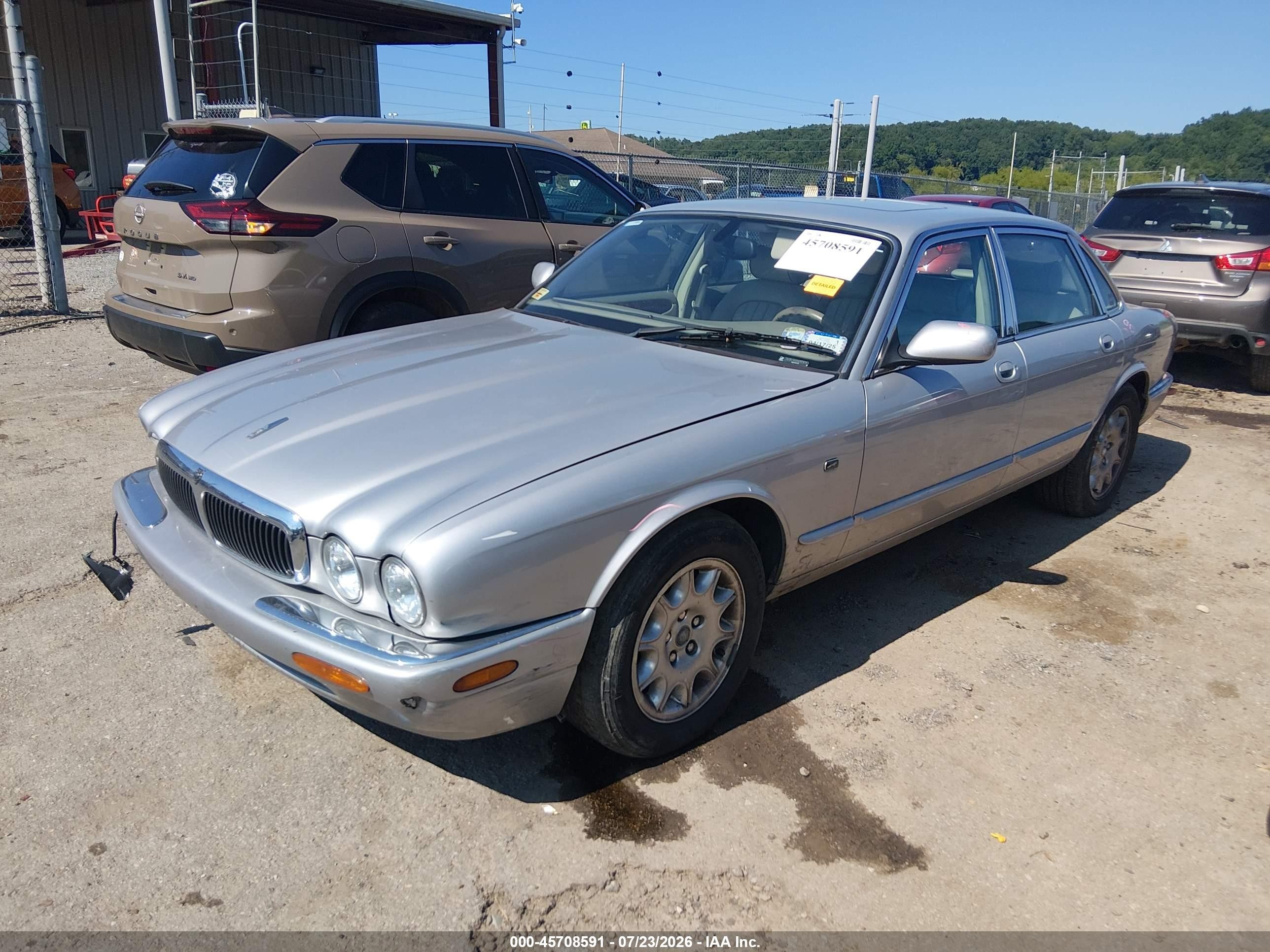 2003 Jaguar Xj Xj8 Silver vin: SAJDA14C63LF57673