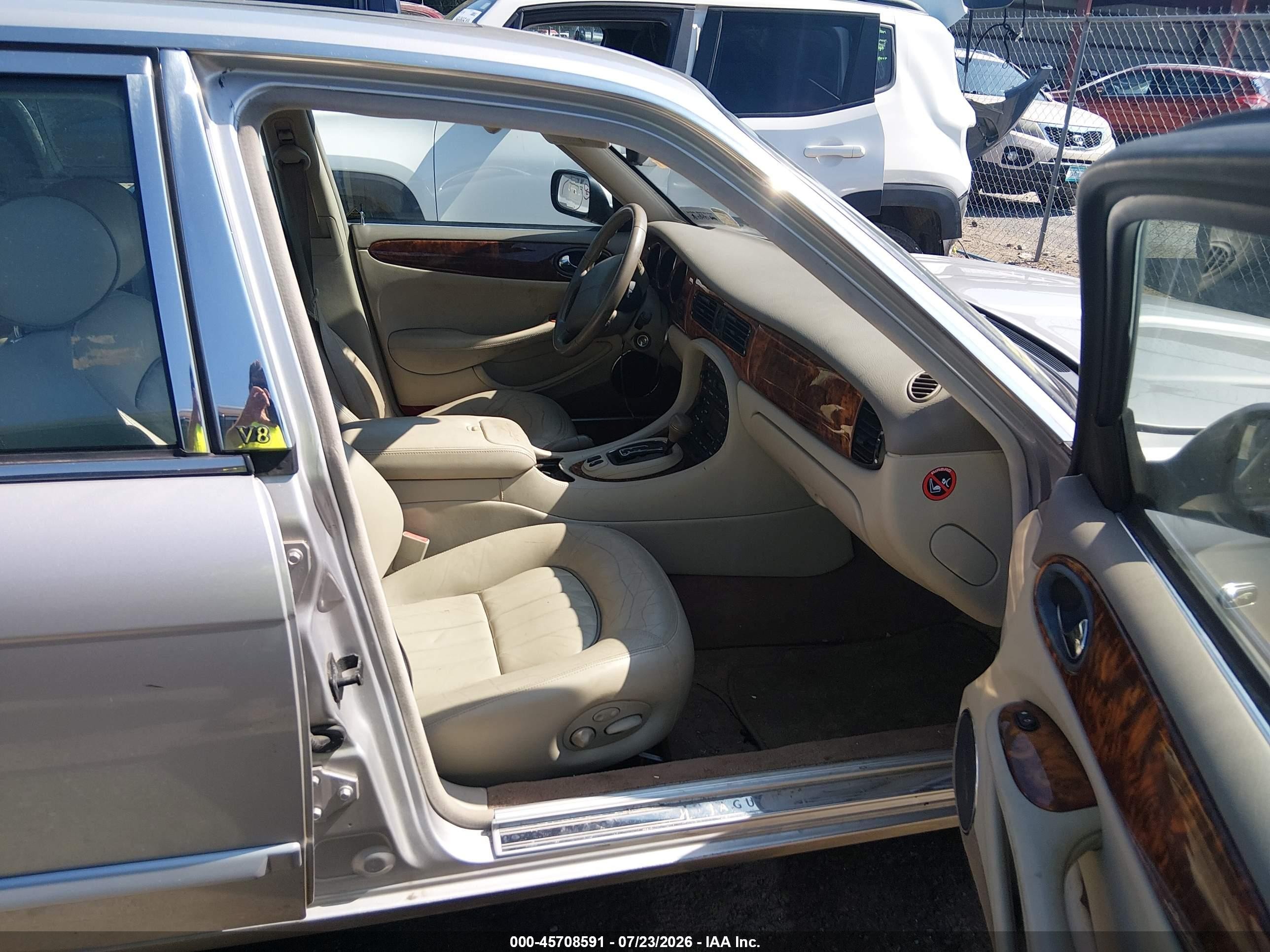 2003 Jaguar Xj Xj8 Silver vin: SAJDA14C63LF57673