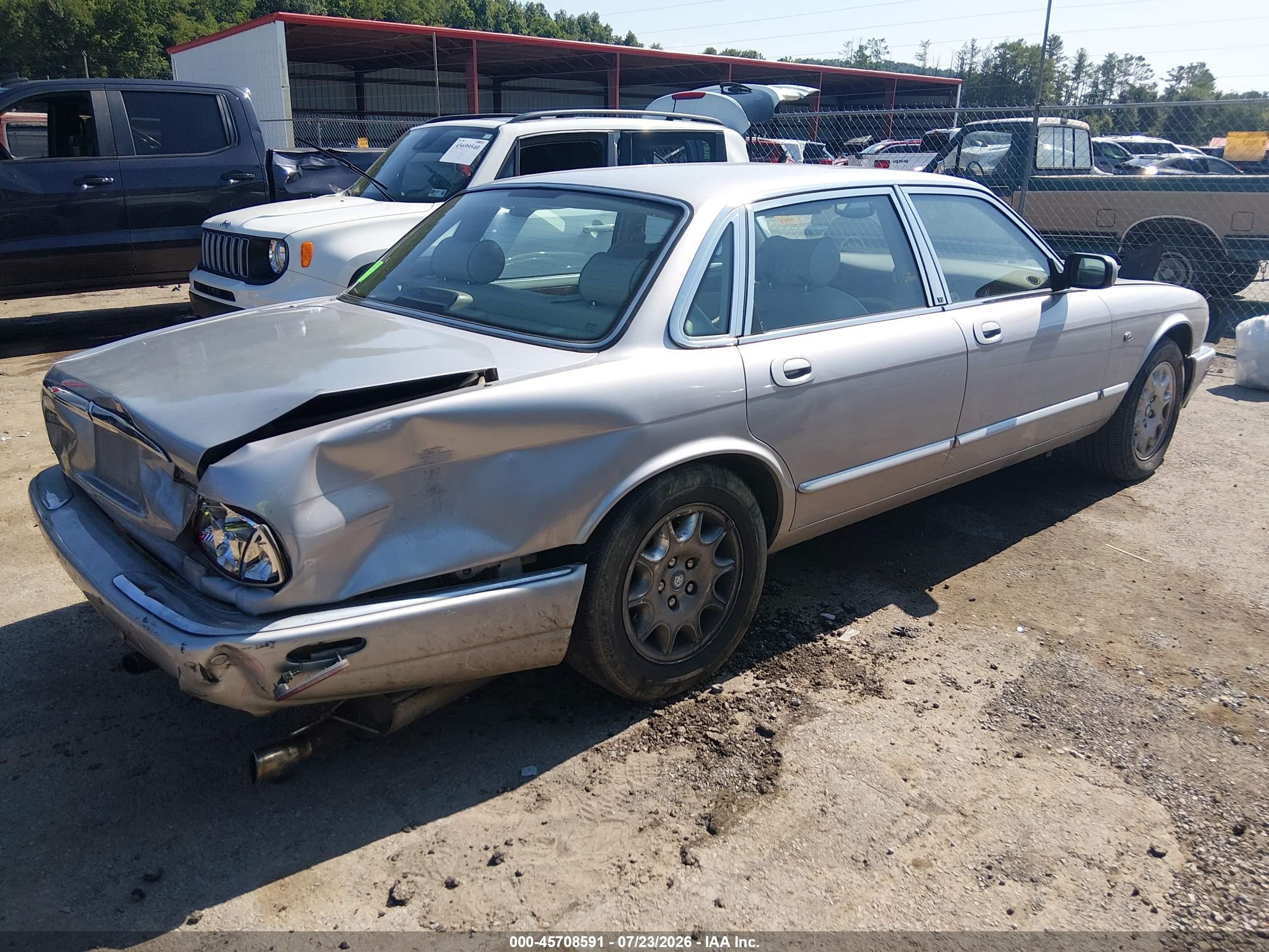 2003 Jaguar Xj Xj8 Silver vin: SAJDA14C63LF57673
