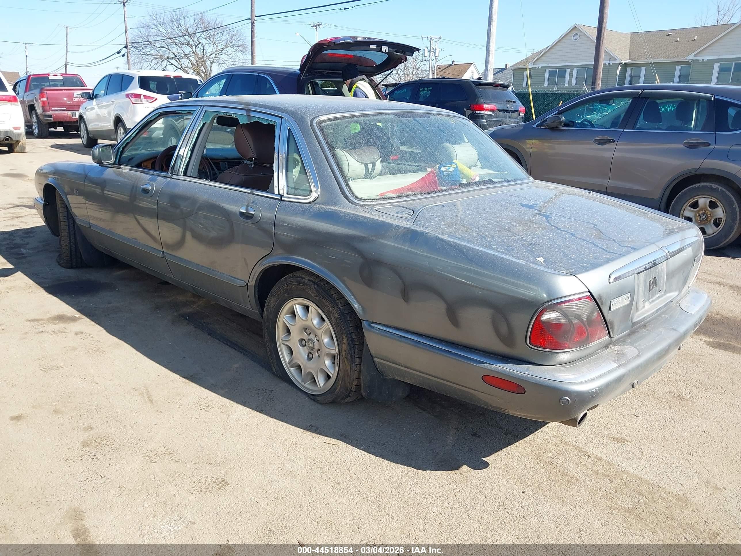 2002 Jaguar Xj8   Gray vin: SAJDA14C72LF47748