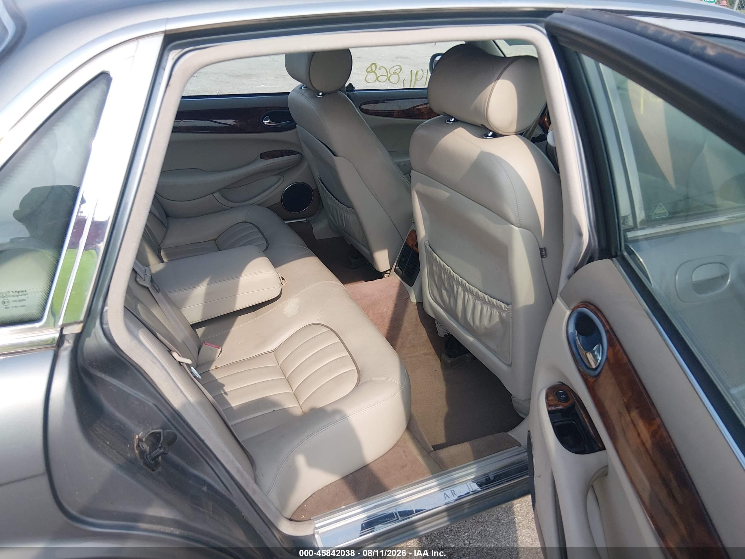 2002 Jaguar Xj8   Silver vin: SAJDA14C82LF44969