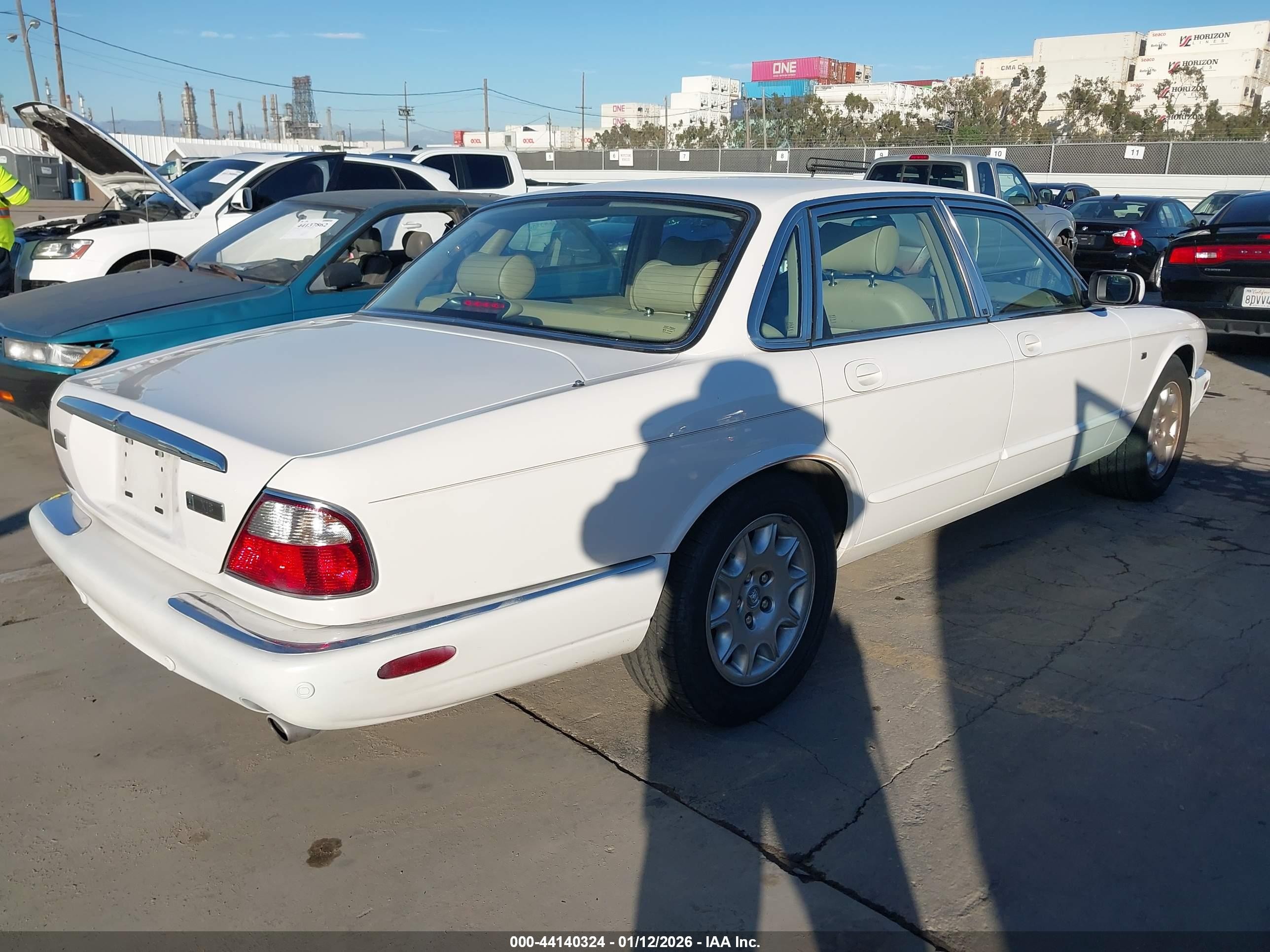 2001 Jaguar Xj8   Белый vin: SAJDA14C91LF28245