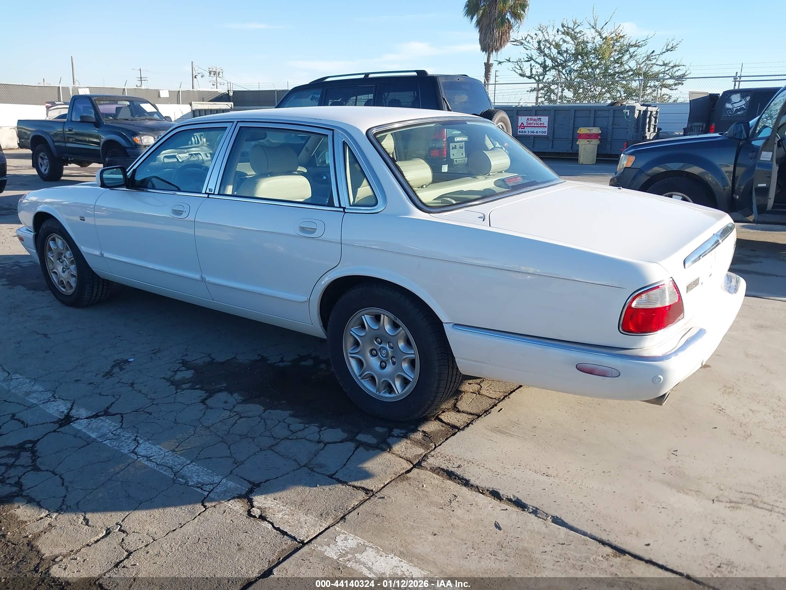 2001 Jaguar Xj8   Белый vin: SAJDA14C91LF28245