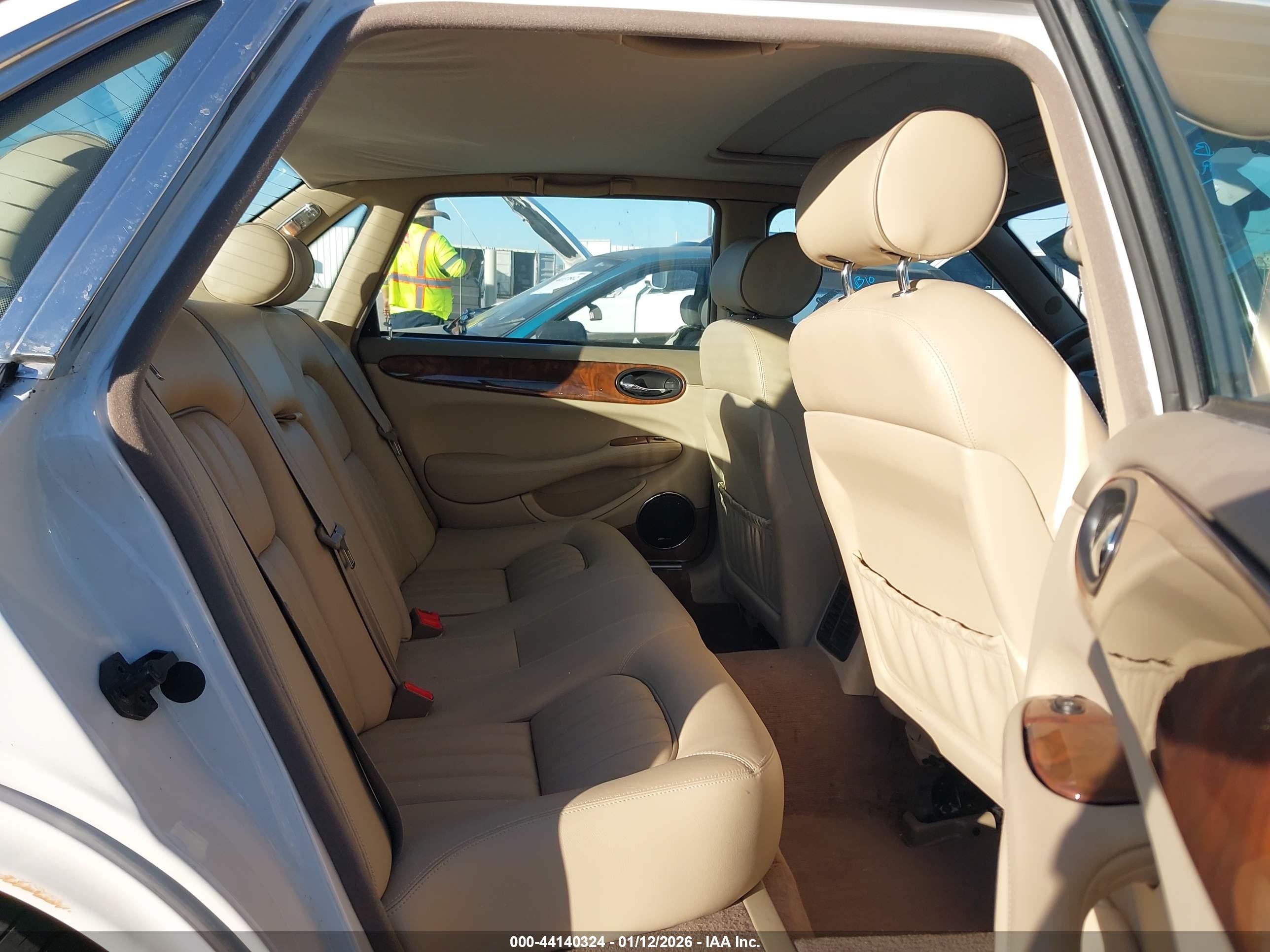 2001 Jaguar Xj8   Белый vin: SAJDA14C91LF28245