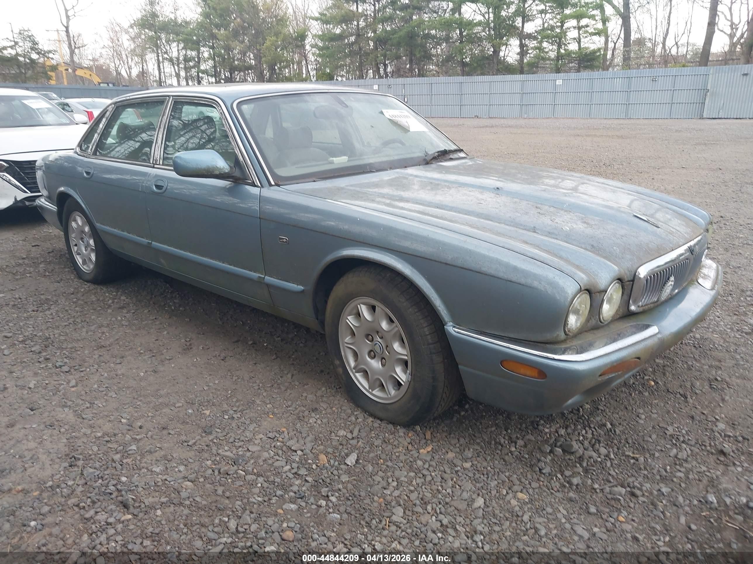 2002 Jaguar Xj8   Blue vin: SAJDA14CX2LF45153