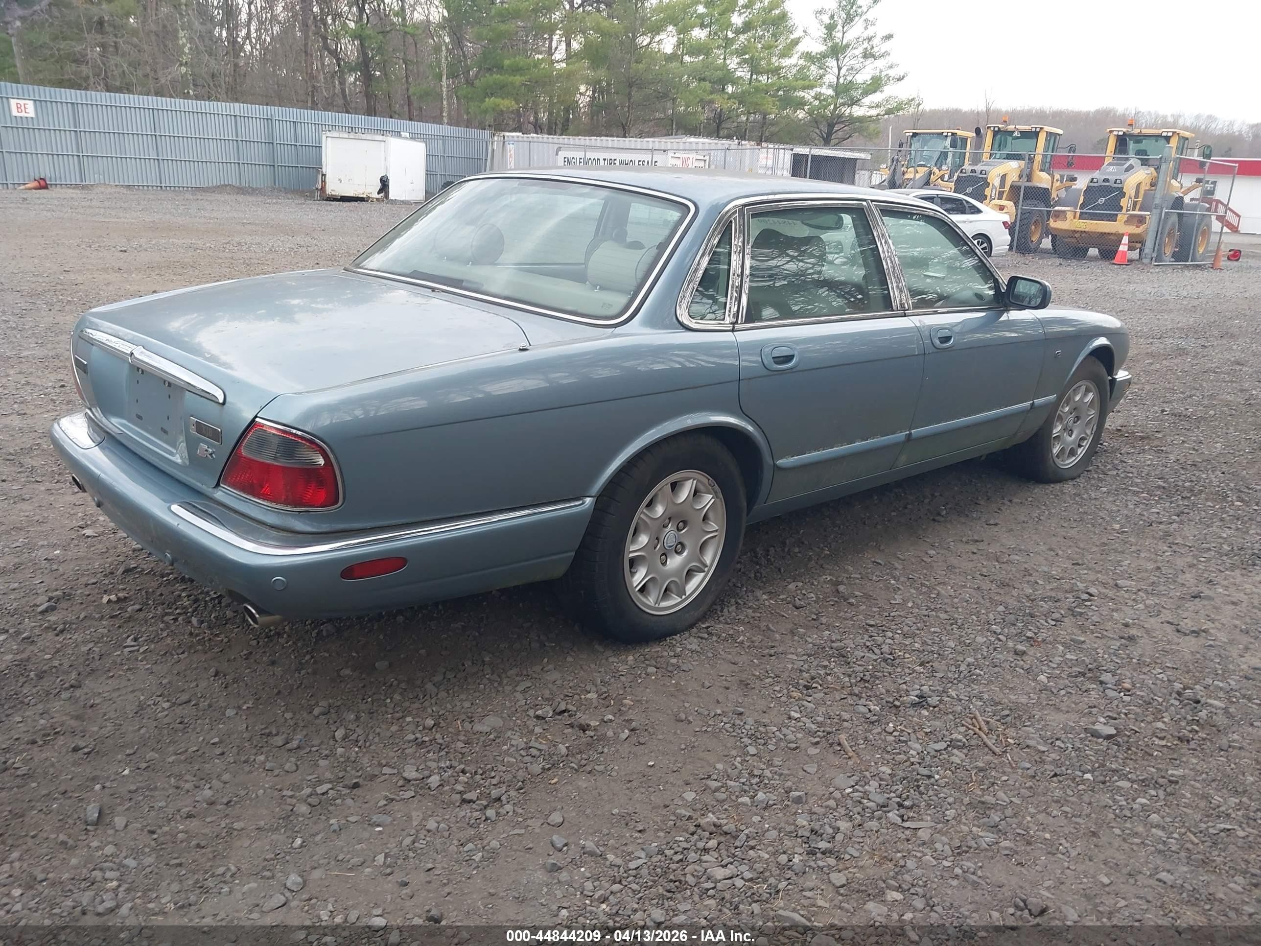 2002 Jaguar Xj8   Blue vin: SAJDA14CX2LF45153