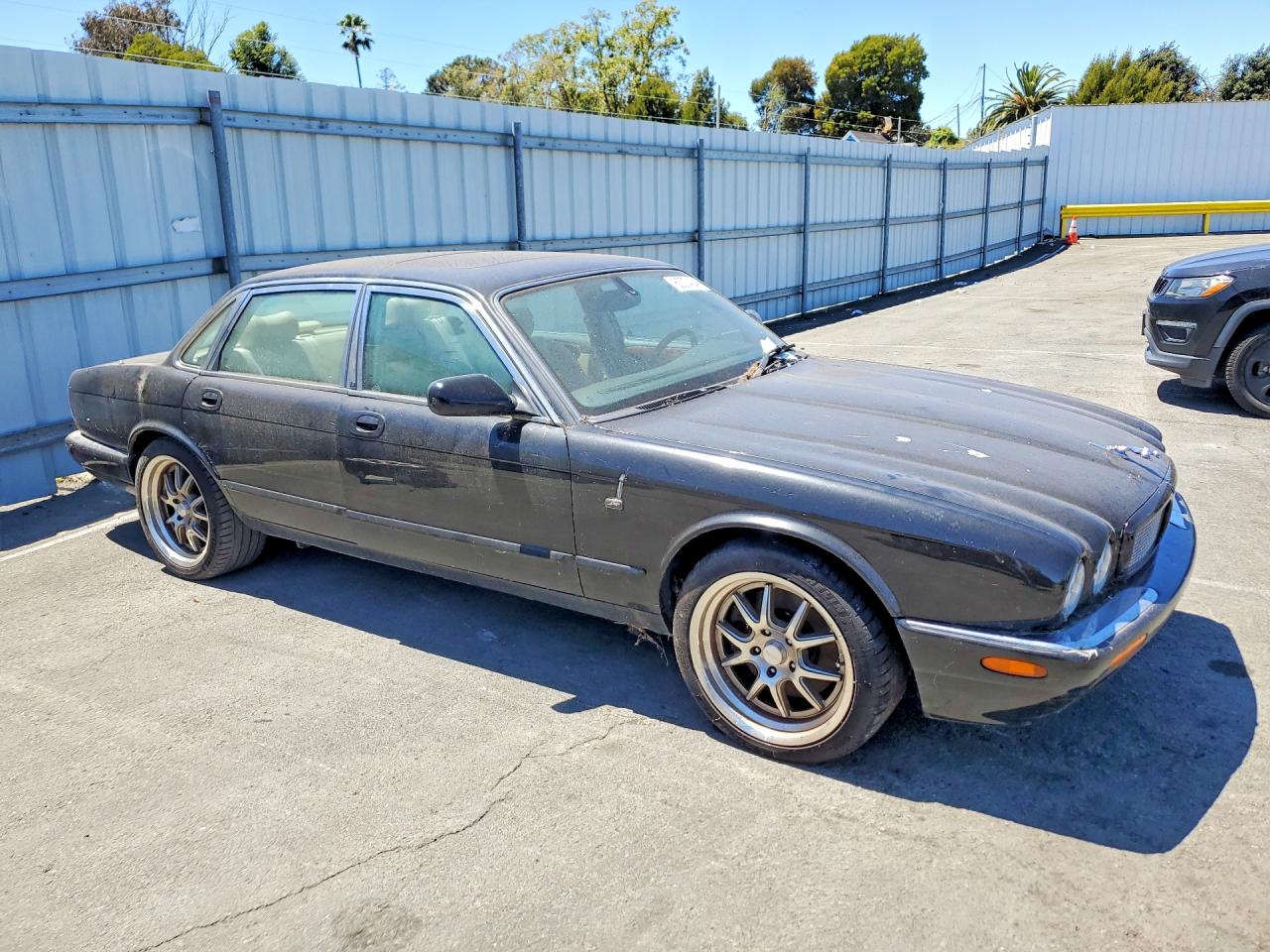 2002 Jaguar Xjr Black vin: SAJDA15B32MF42532