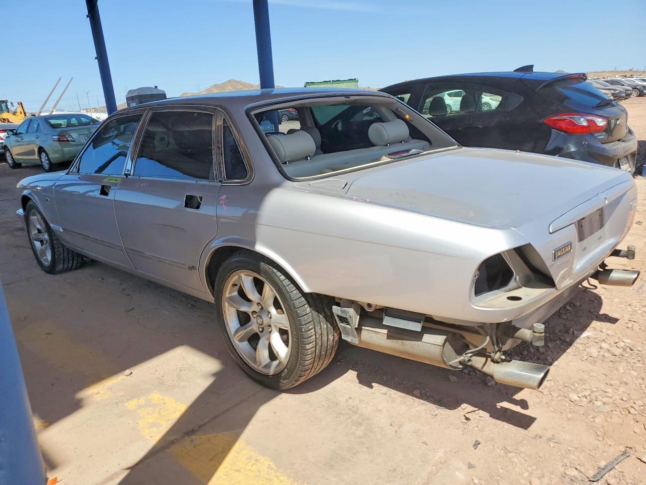 2001 Jaguar Xjr Silver vin: SAJDA15B61MF37307