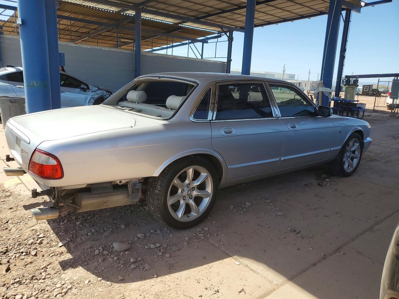 2001 Jaguar Xjr Silver vin: SAJDA15B61MF37307