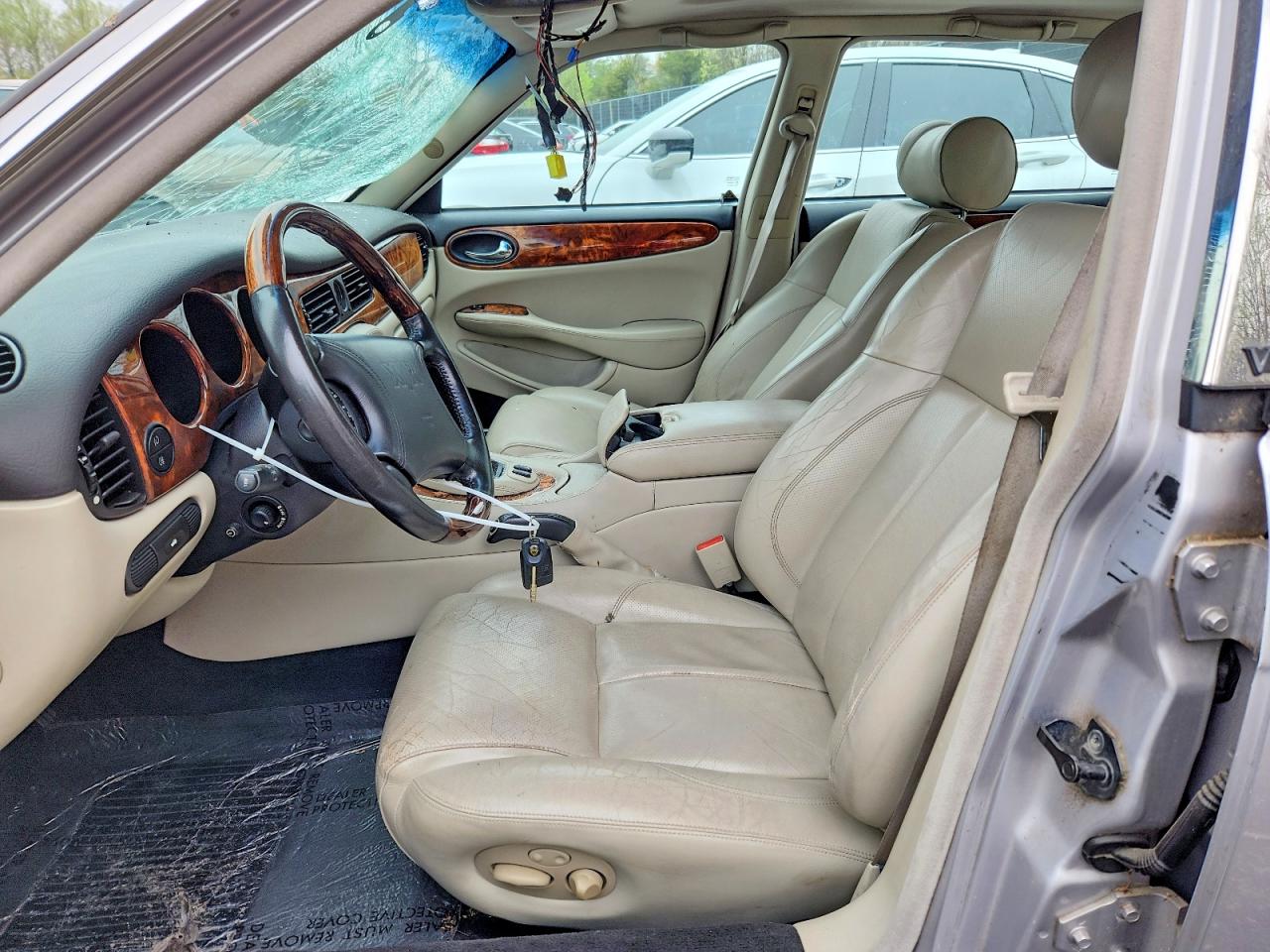 2000 Jaguar Xjr Silver vin: SAJDA15B7YMF10465