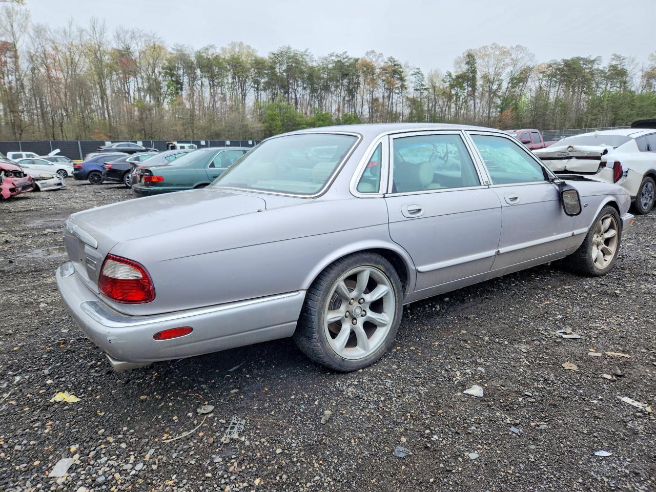2000 Jaguar Xjr Silver vin: SAJDA15B7YMF10465