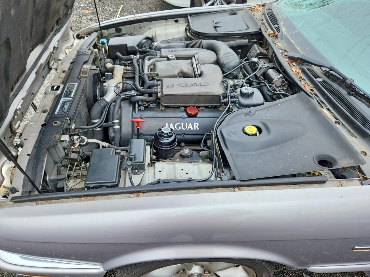 2000 Jaguar Xjr Silver vin: SAJDA15B7YMF10465