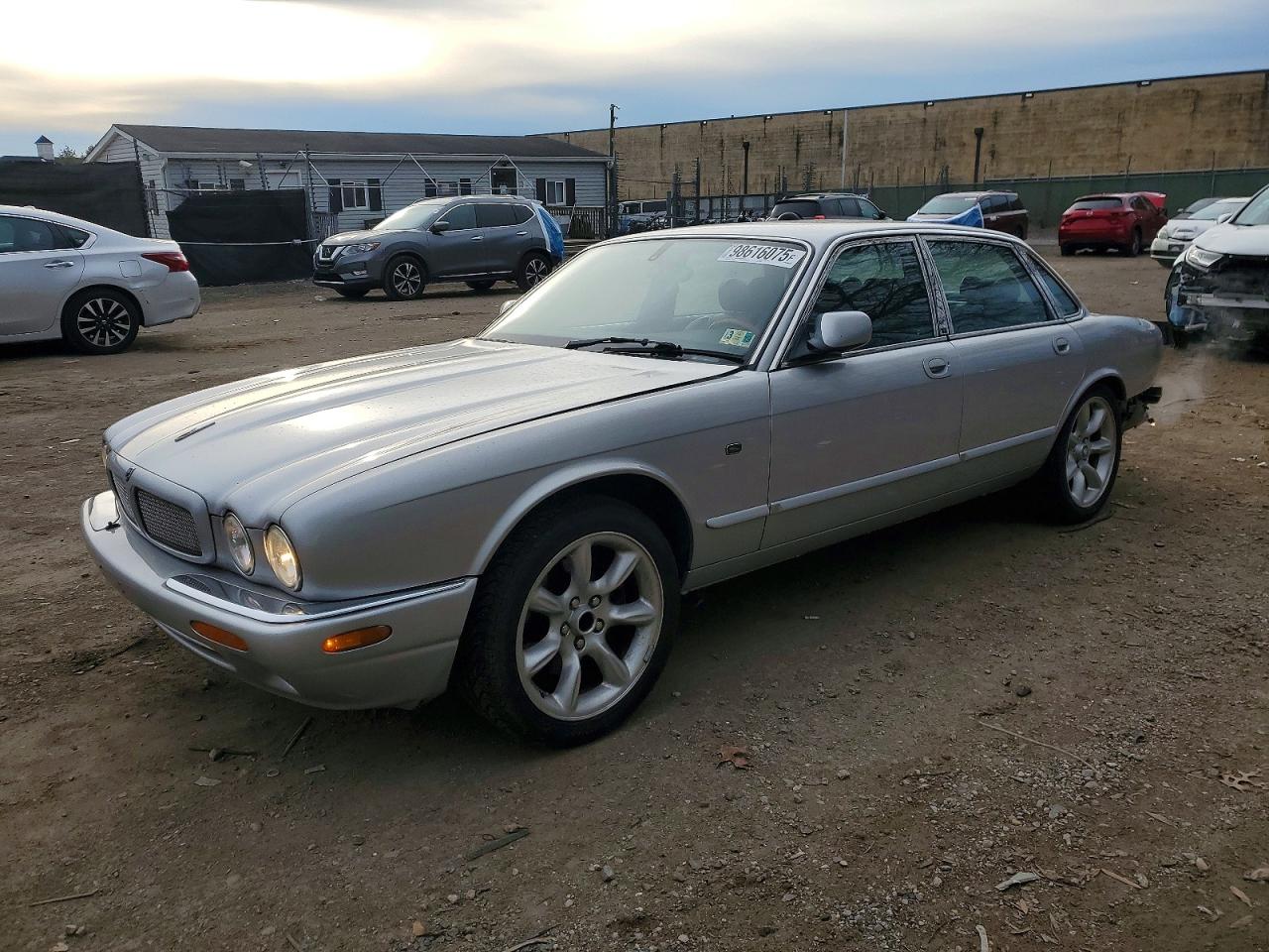 2001 Jaguar Xjr Silver vin: SAJDA15B81MF39057