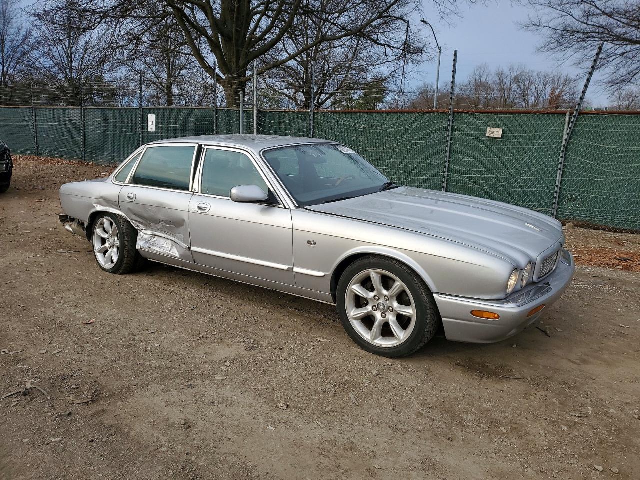 2001 Jaguar Xjr Silver vin: SAJDA15B81MF39057