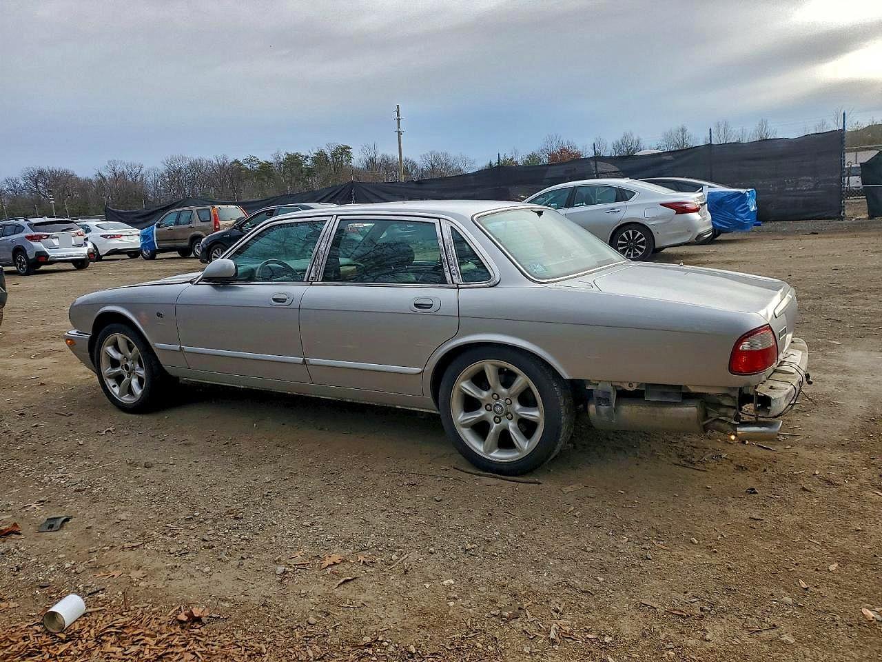 2001 Jaguar Xjr Silver vin: SAJDA15B81MF39057