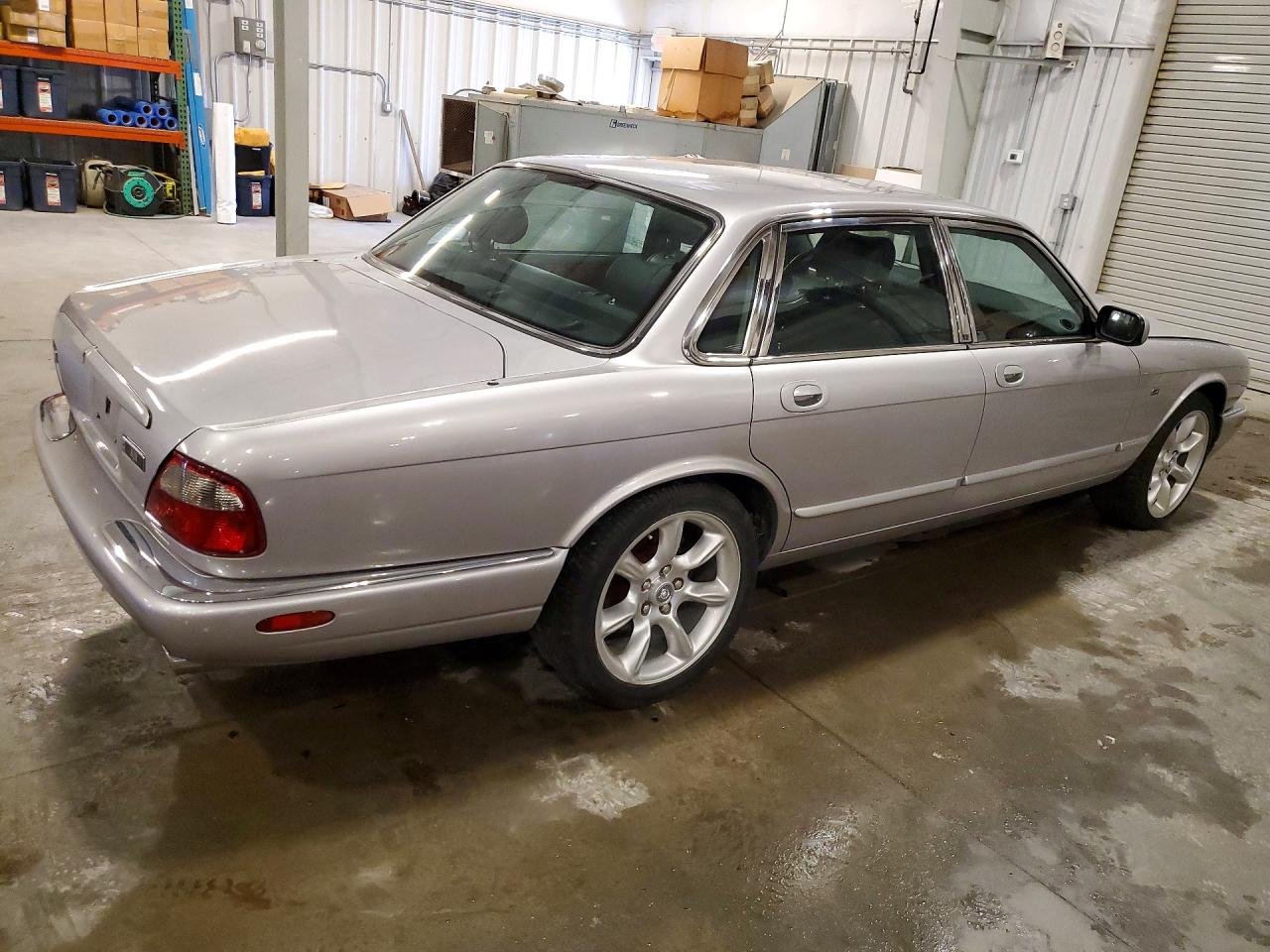 2000 Jaguar Xjr Silver vin: SAJDA15B8YMF03038