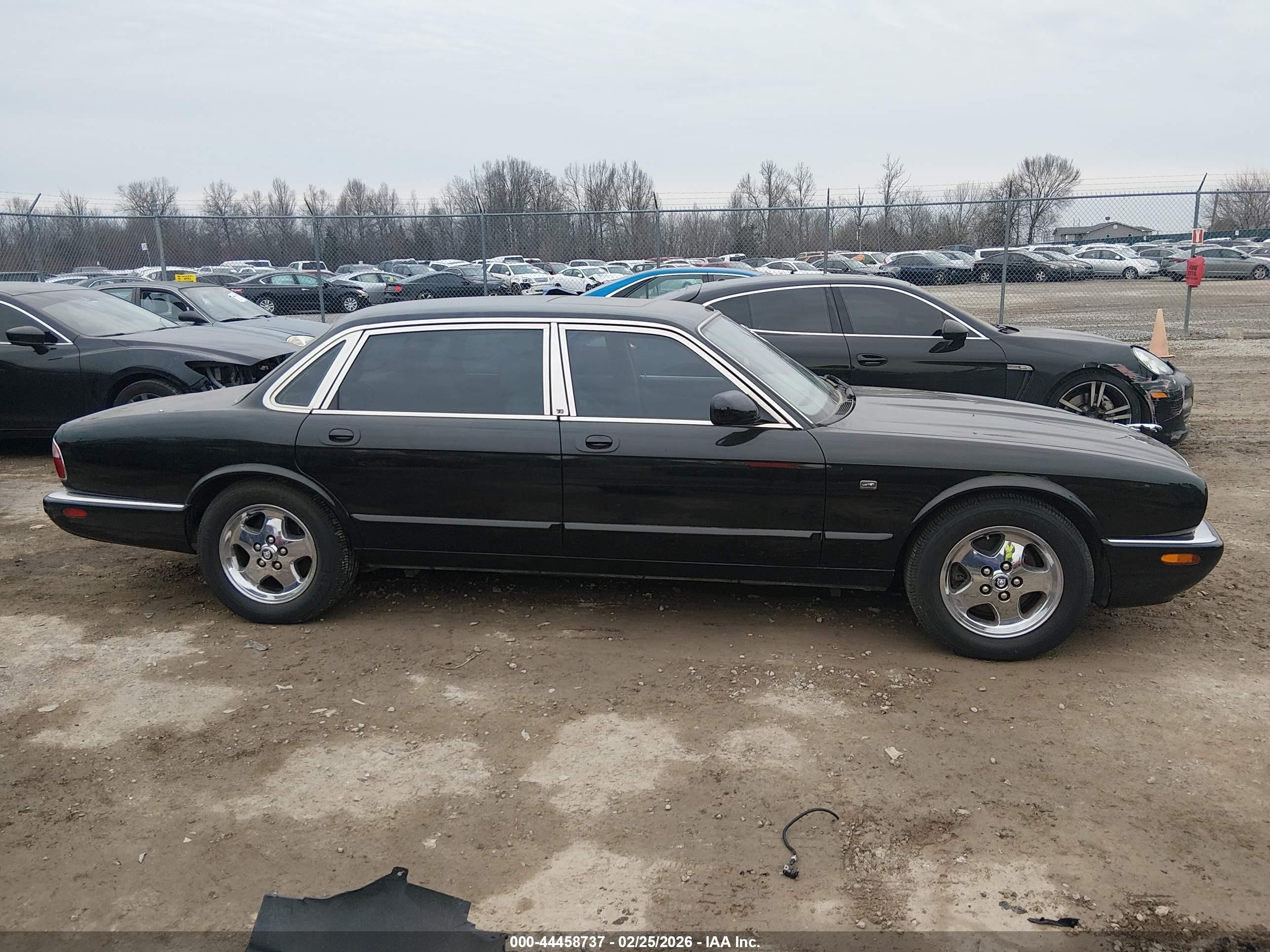 2001 Jaguar Xj8 L Черный vin: SAJDA23CX1LF30643