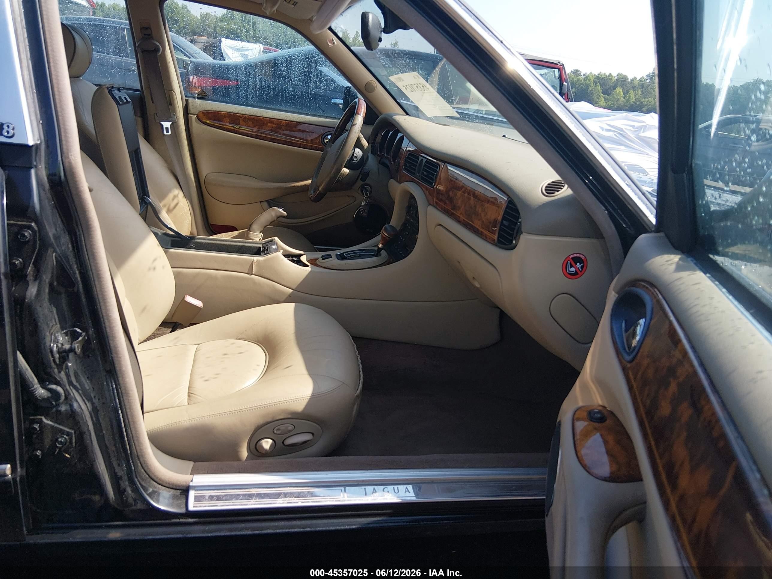 2002 Jaguar Xj8 Vanden Plas Black vin: SAJDA24C02LF41652