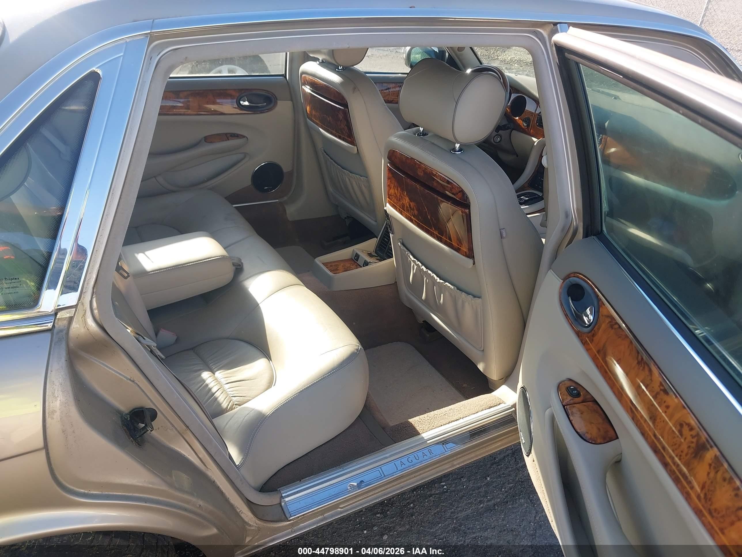 2002 Jaguar Xj8 Vanden Plas Золотой vin: SAJDA24C22LF41748