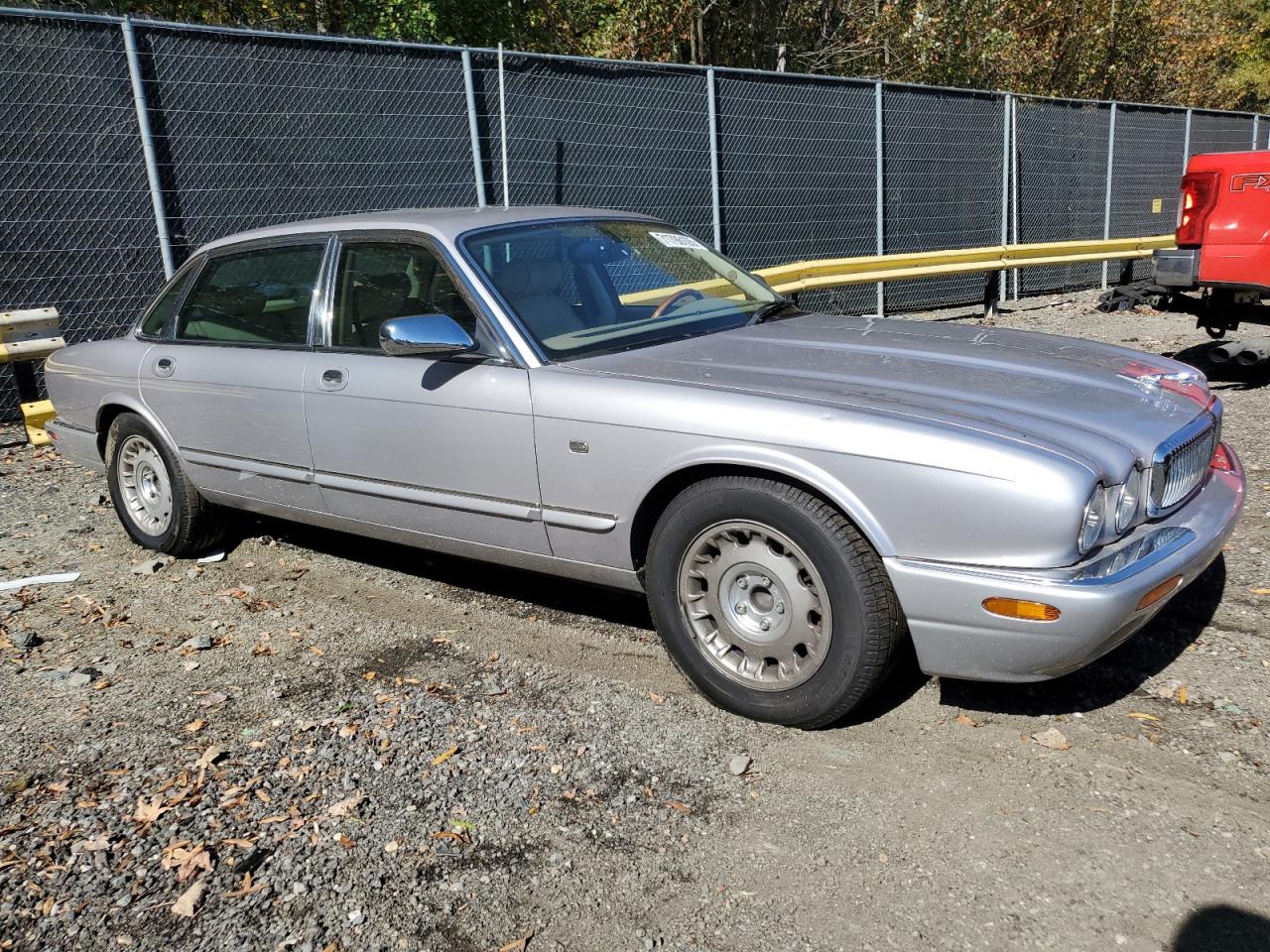 2000 Jaguar Vandenplas Beige vin: SAJDA24C3YLF15667