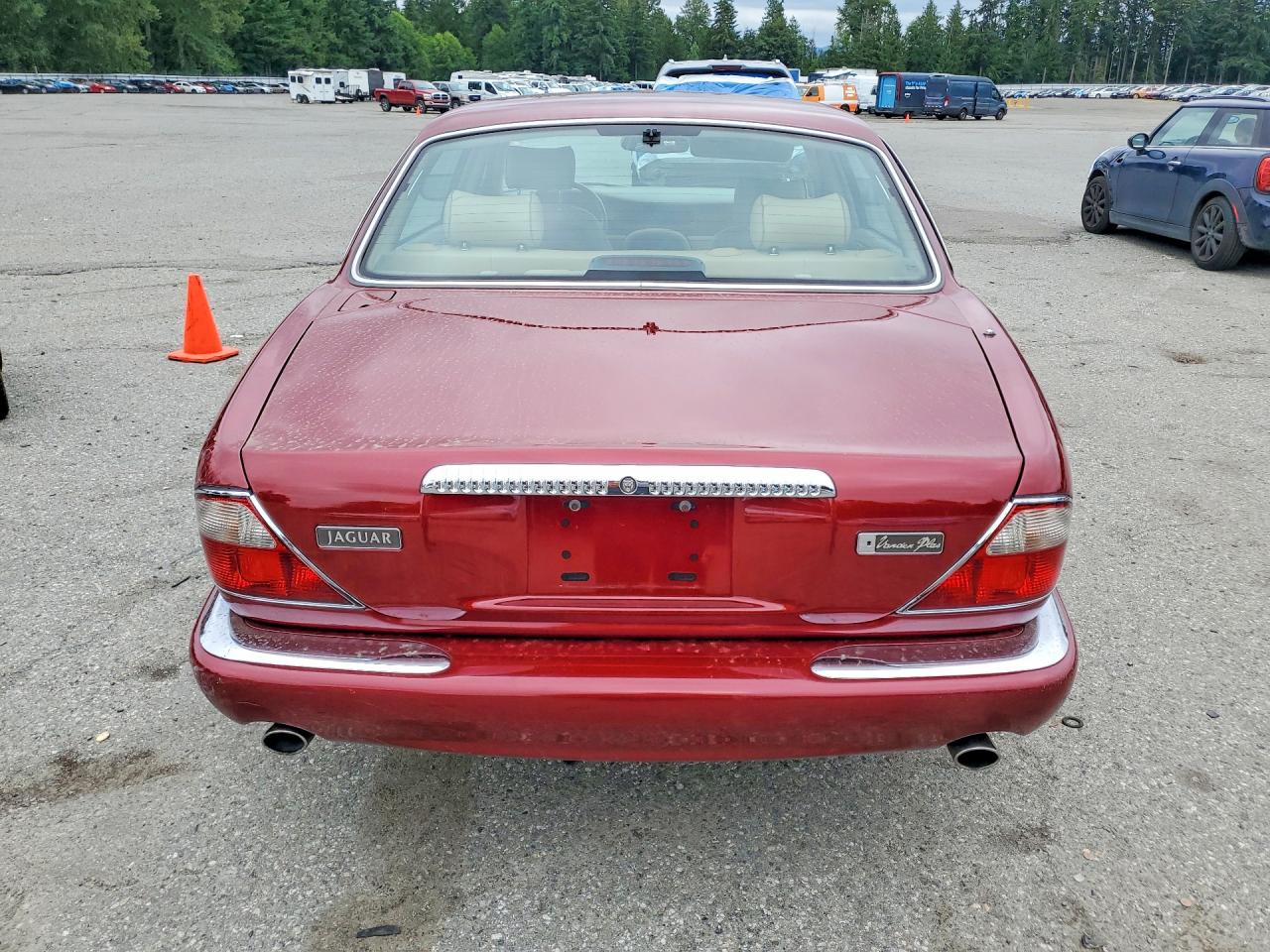 2000 Jaguar Vandenplas Red vin: SAJDA24C3YLF18634