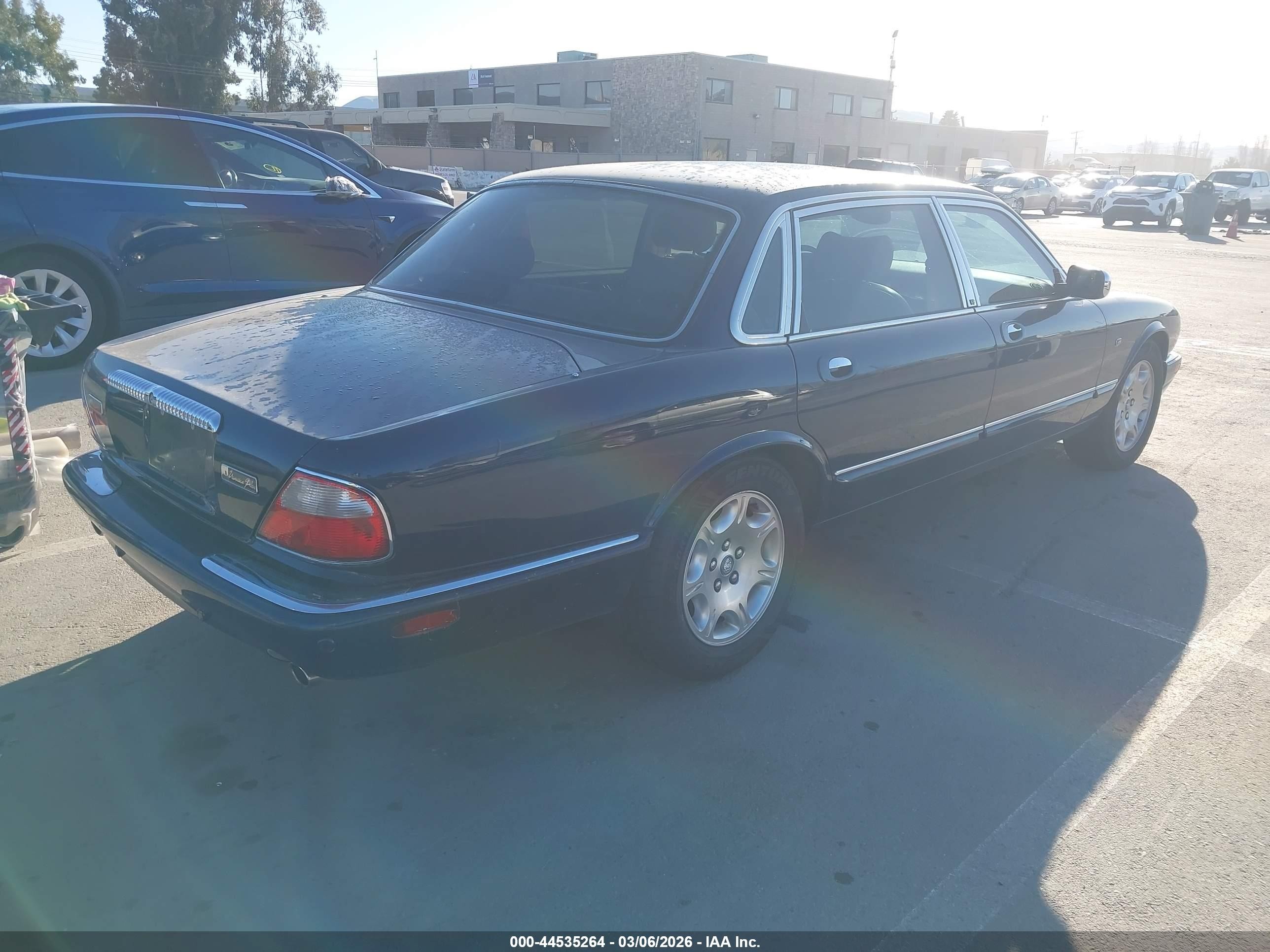 2001 Jaguar Xj8 Vanden Plas Blue vin: SAJDA24CX1LF32147