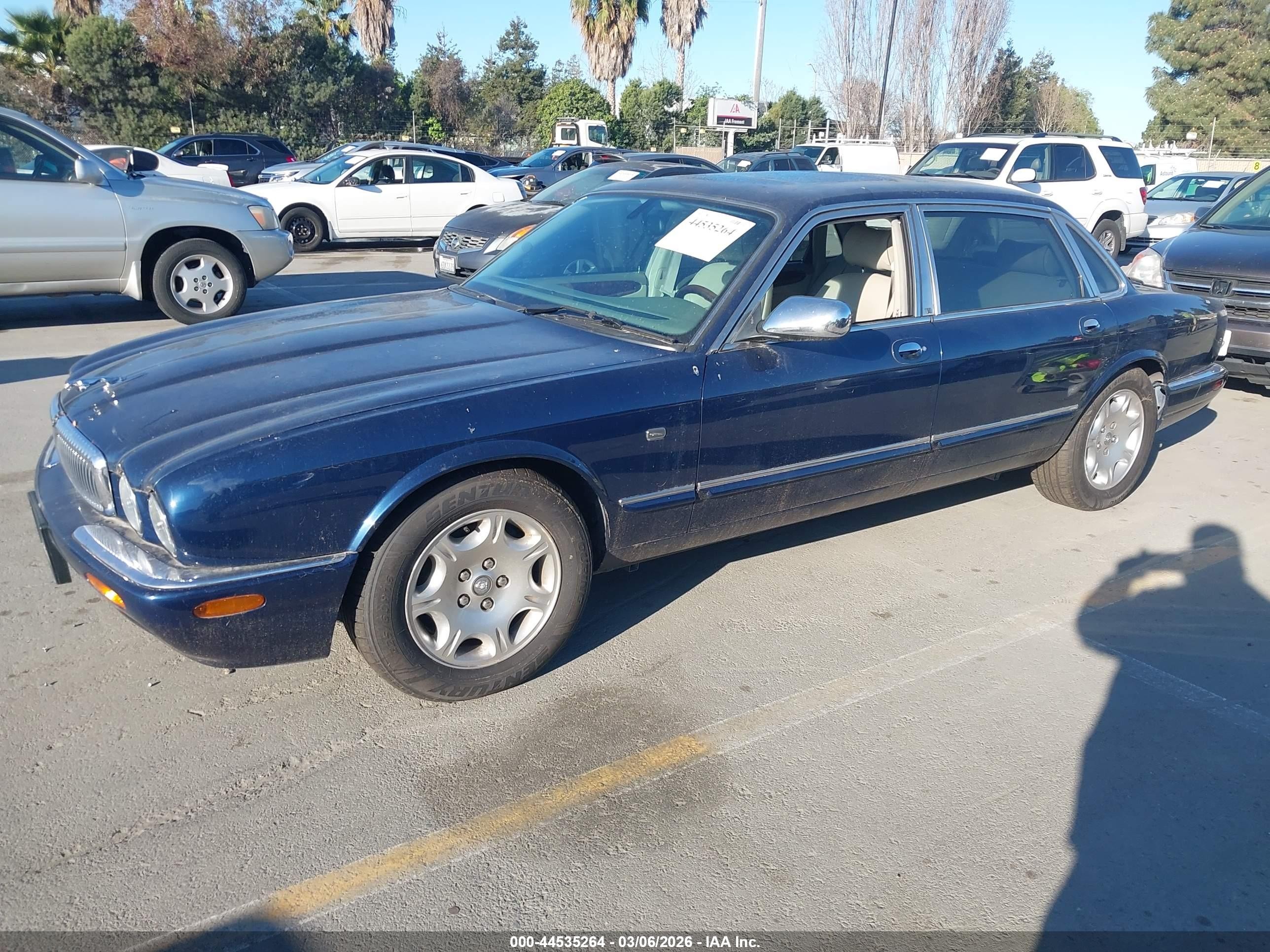 2001 Jaguar Xj8 Vanden Plas Blue vin: SAJDA24CX1LF32147