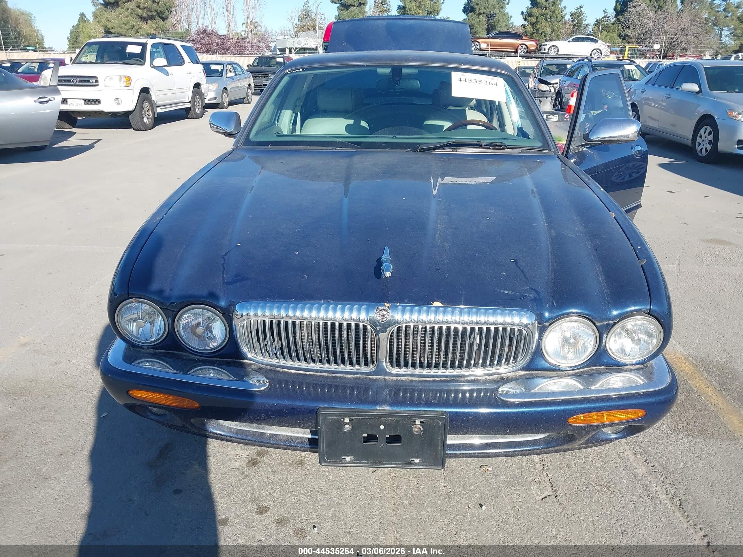 2001 Jaguar Xj8 Vanden Plas Blue vin: SAJDA24CX1LF32147