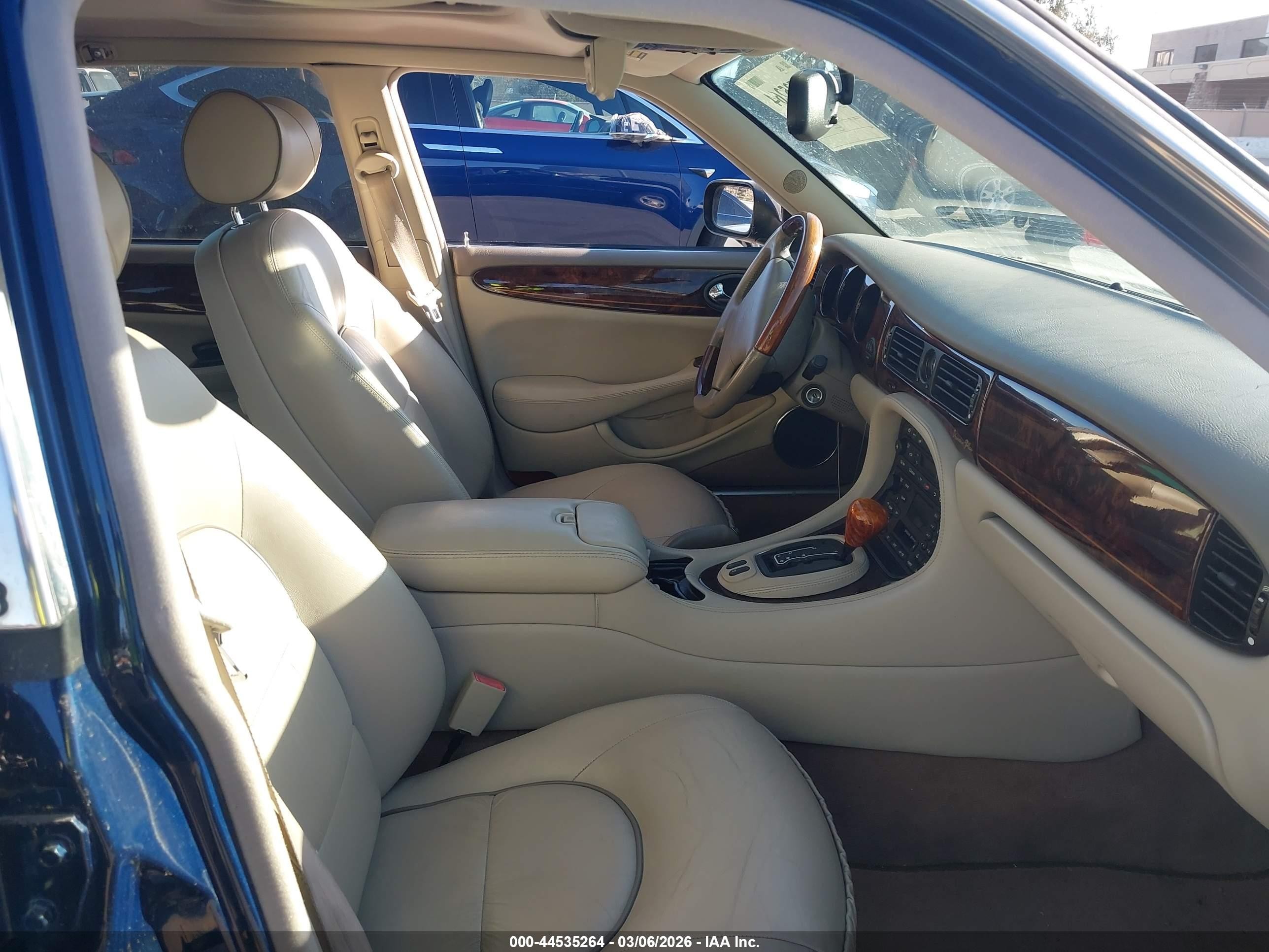 2001 Jaguar Xj8 Vanden Plas Blue vin: SAJDA24CX1LF32147