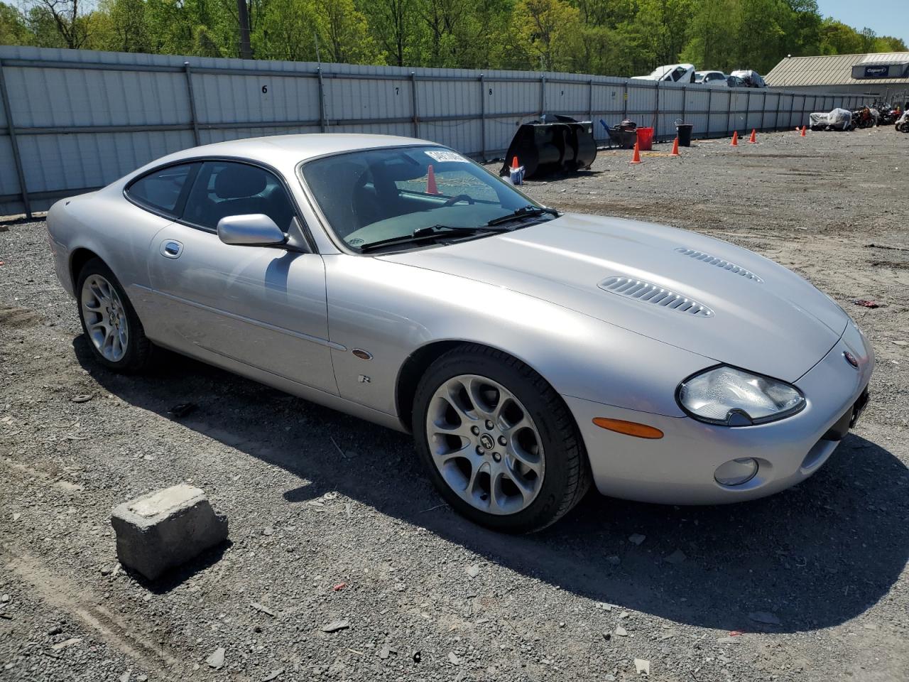 2002 Jaguar Xkr    Silver vin: SAJDA41B02PA28059