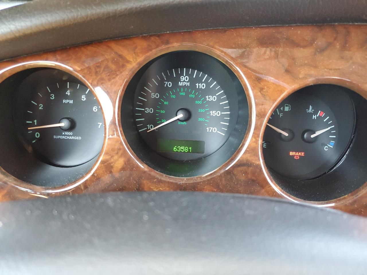 2002 Jaguar Xkr    Silver vin: SAJDA41B02PA28059