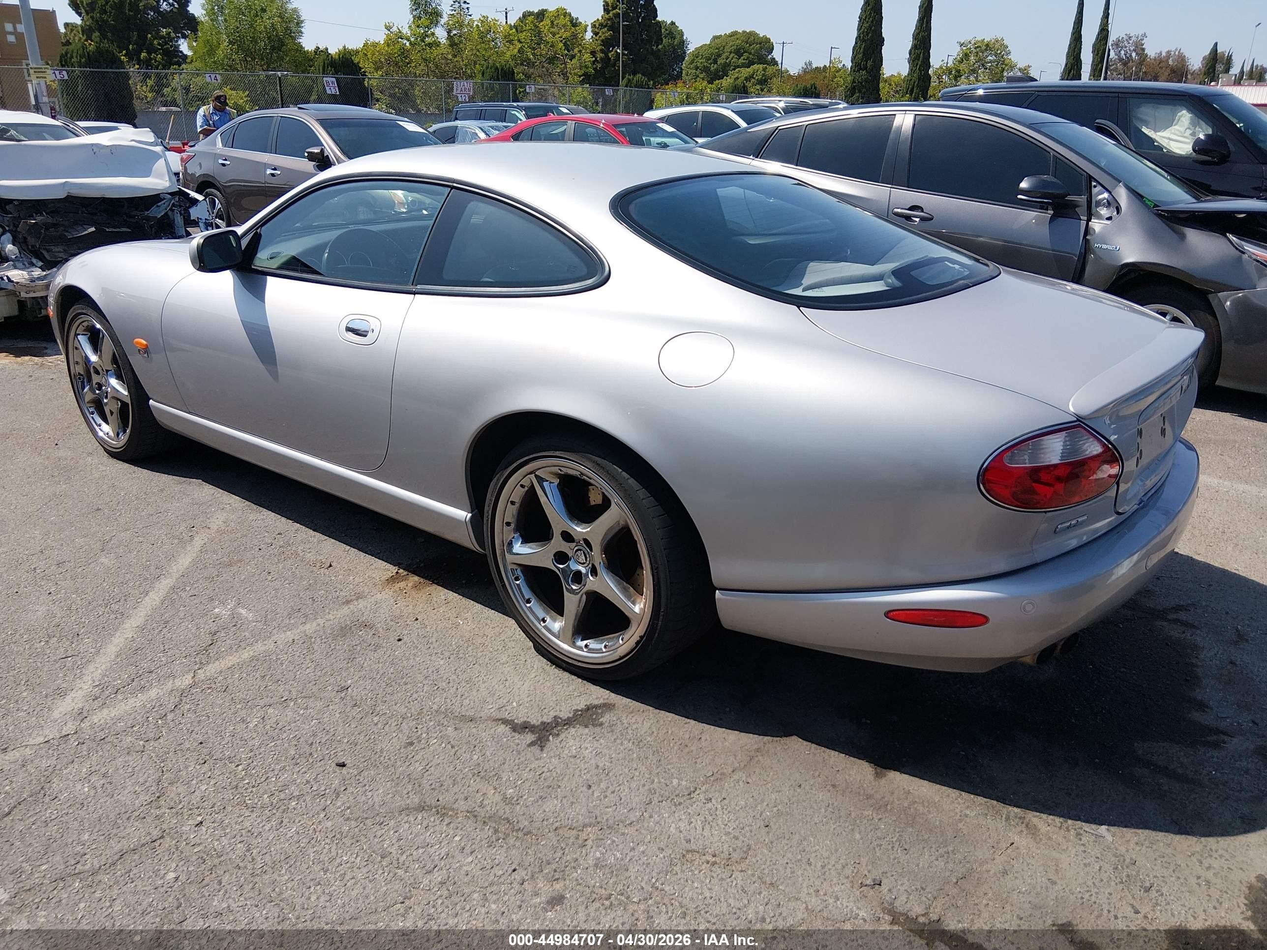 2006 Jaguar Xkr   Серебряный vin: SAJDA41B863A44930