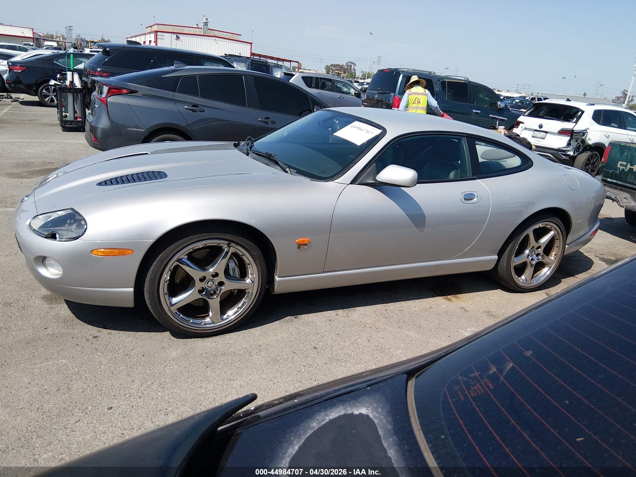 2006 Jaguar Xkr   Серебряный vin: SAJDA41B863A44930
