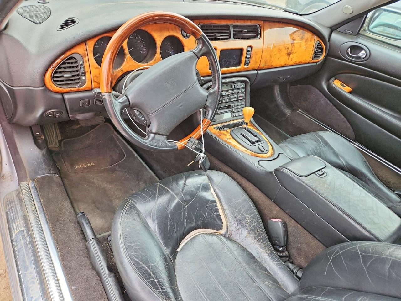 2002 Jaguar Xk8 Silver vin: SAJDA41C72NA25681