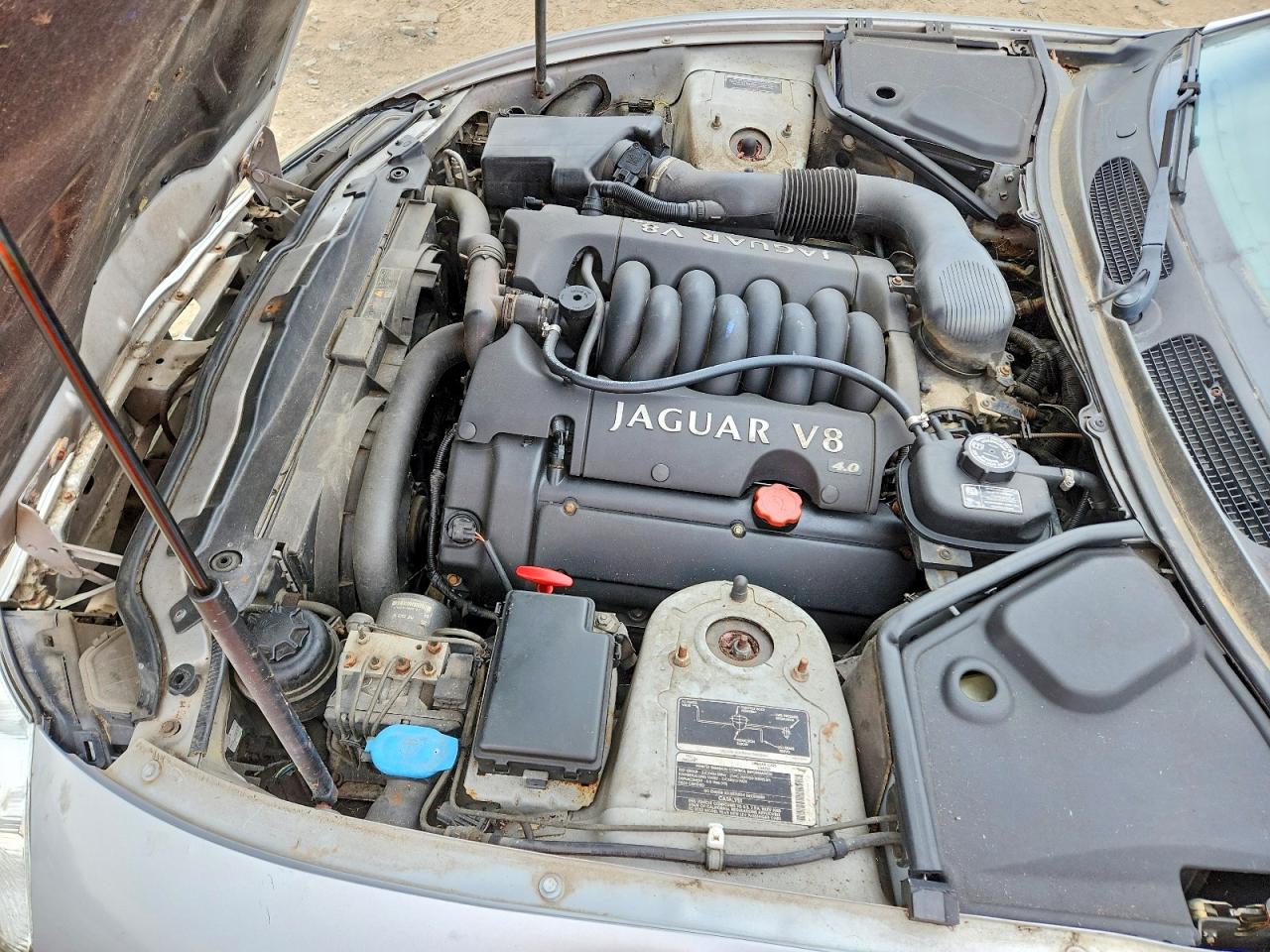2002 Jaguar Xk8 Silver vin: SAJDA41C72NA25681