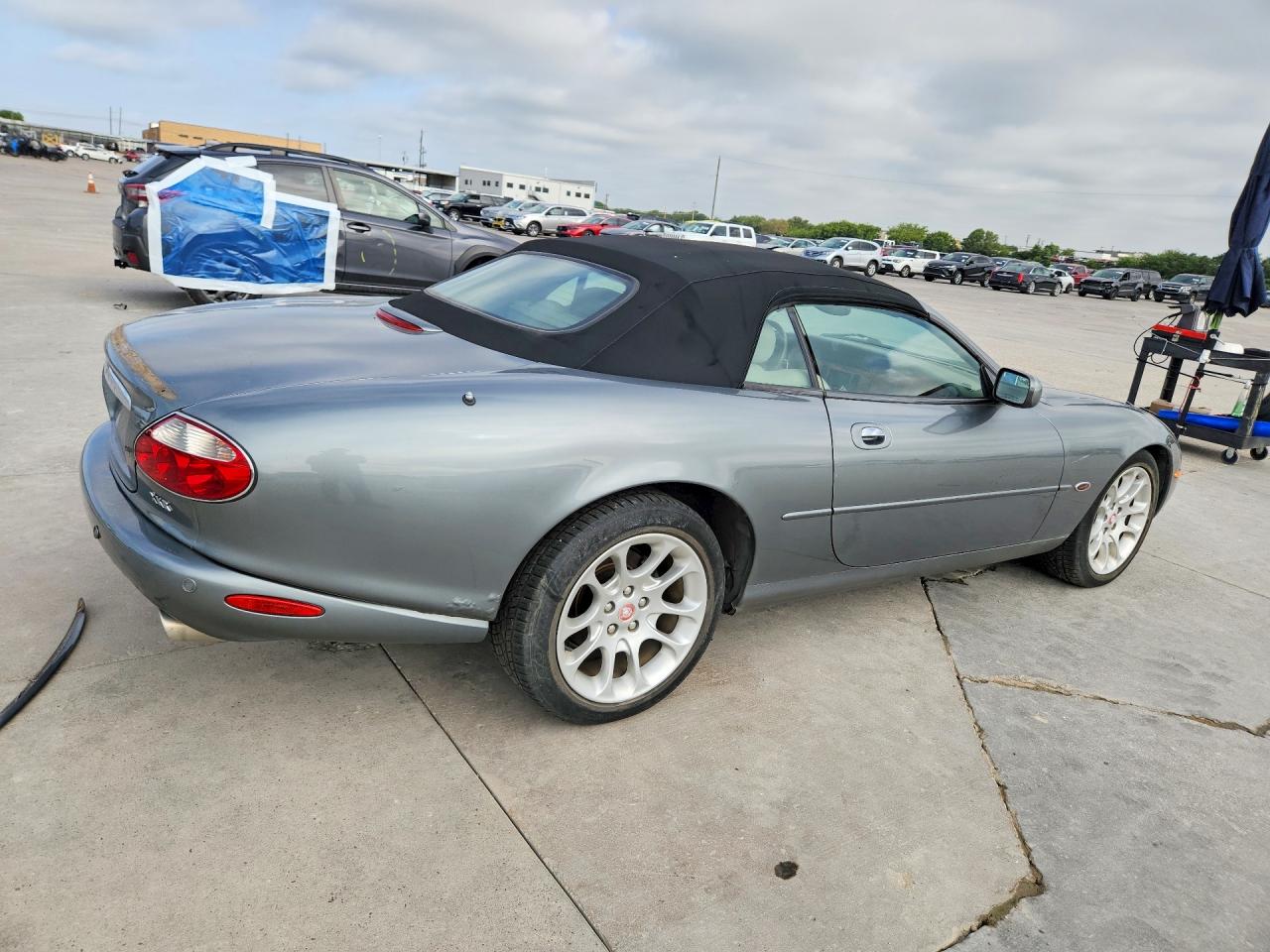2002 Jaguar Xkr Серый vin: SAJDA42B12PA25783