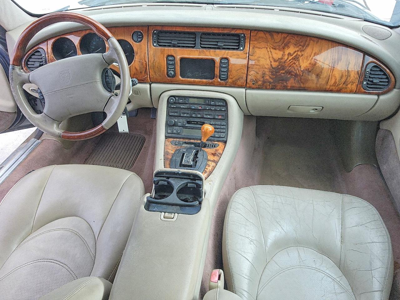 2002 Jaguar Xkr Серый vin: SAJDA42B12PA25783