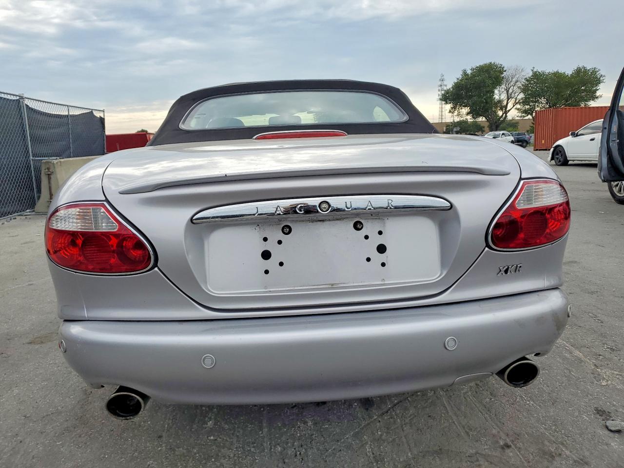 2002 Jaguar Xkr Серебряный vin: SAJDA42B22PA24481