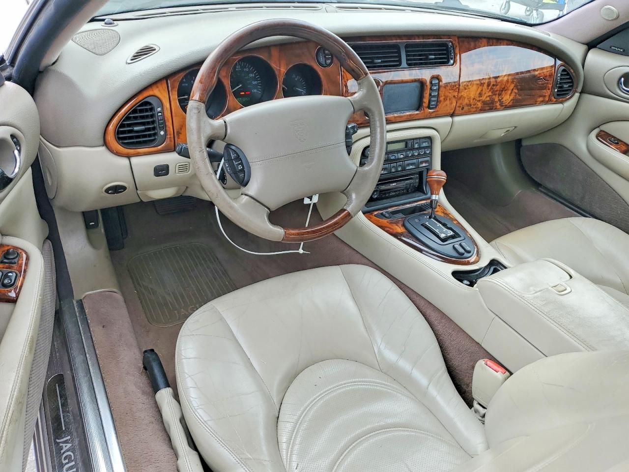 2002 Jaguar Xkr Серебряный vin: SAJDA42B22PA24481