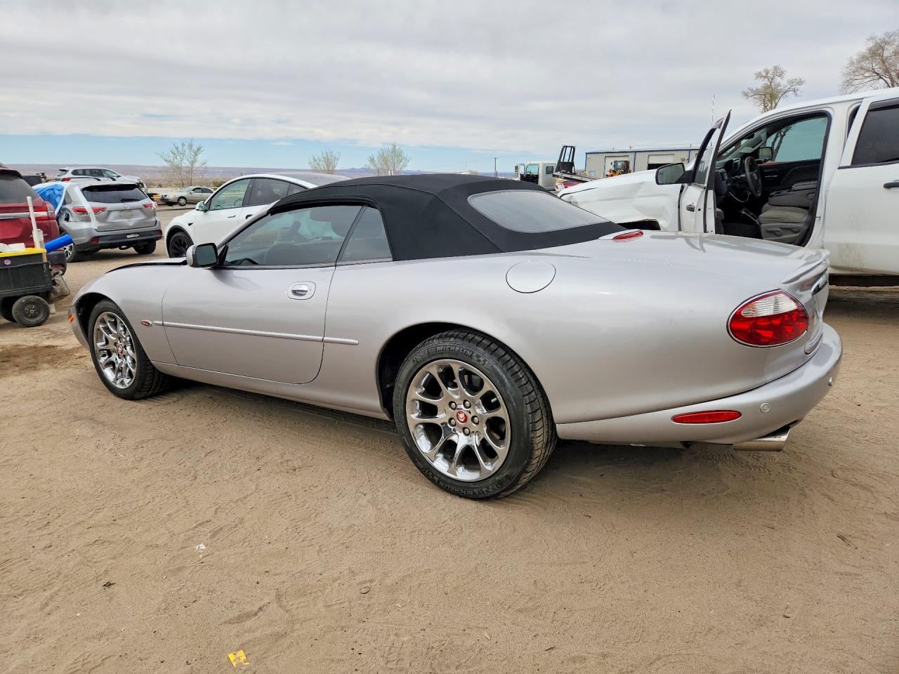 2002 Jaguar Xkr Silver vin: SAJDA42B32PA26627