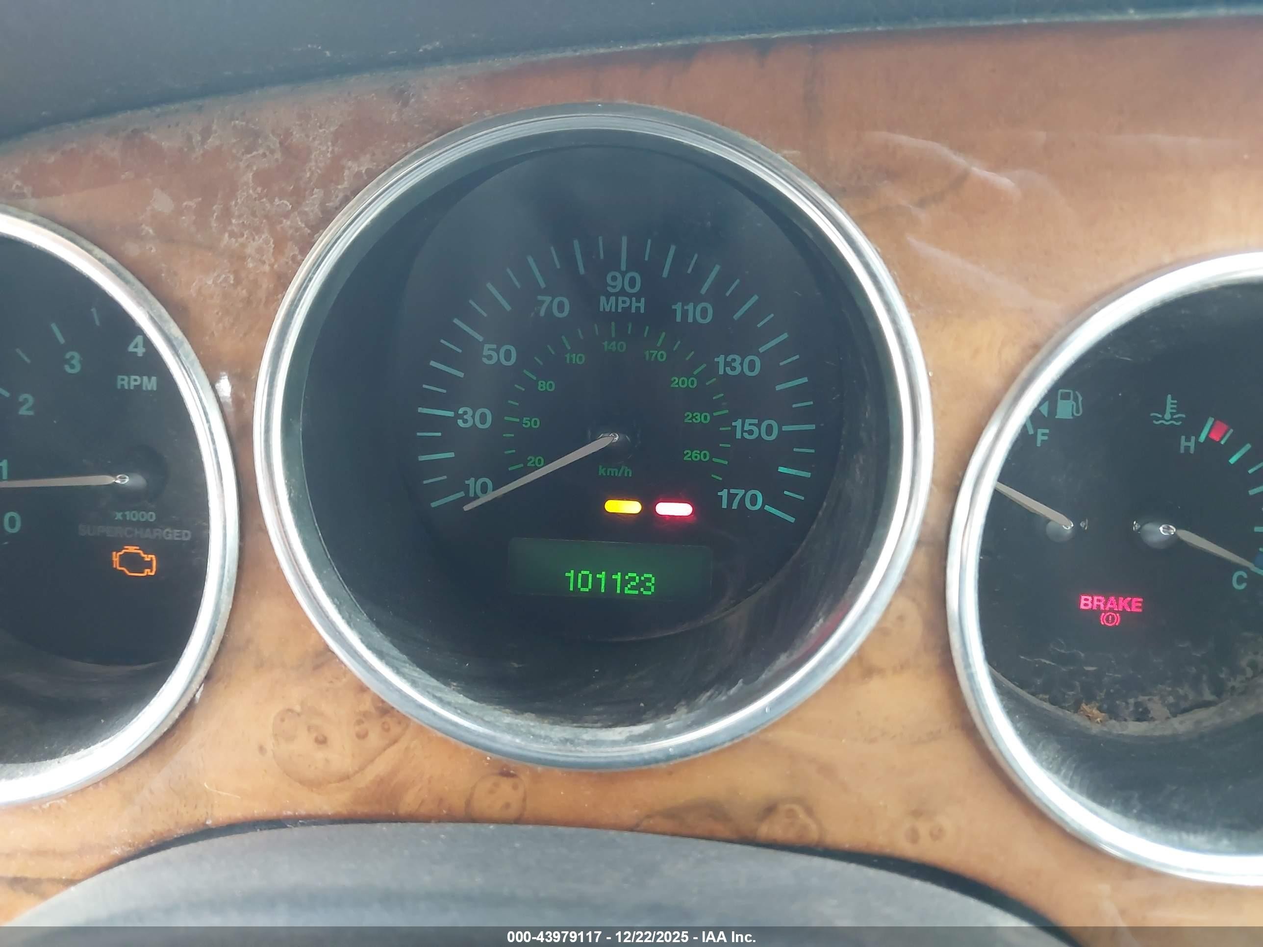 2003 Jaguar Xkr   Silver vin: SAJDA42B333A36485