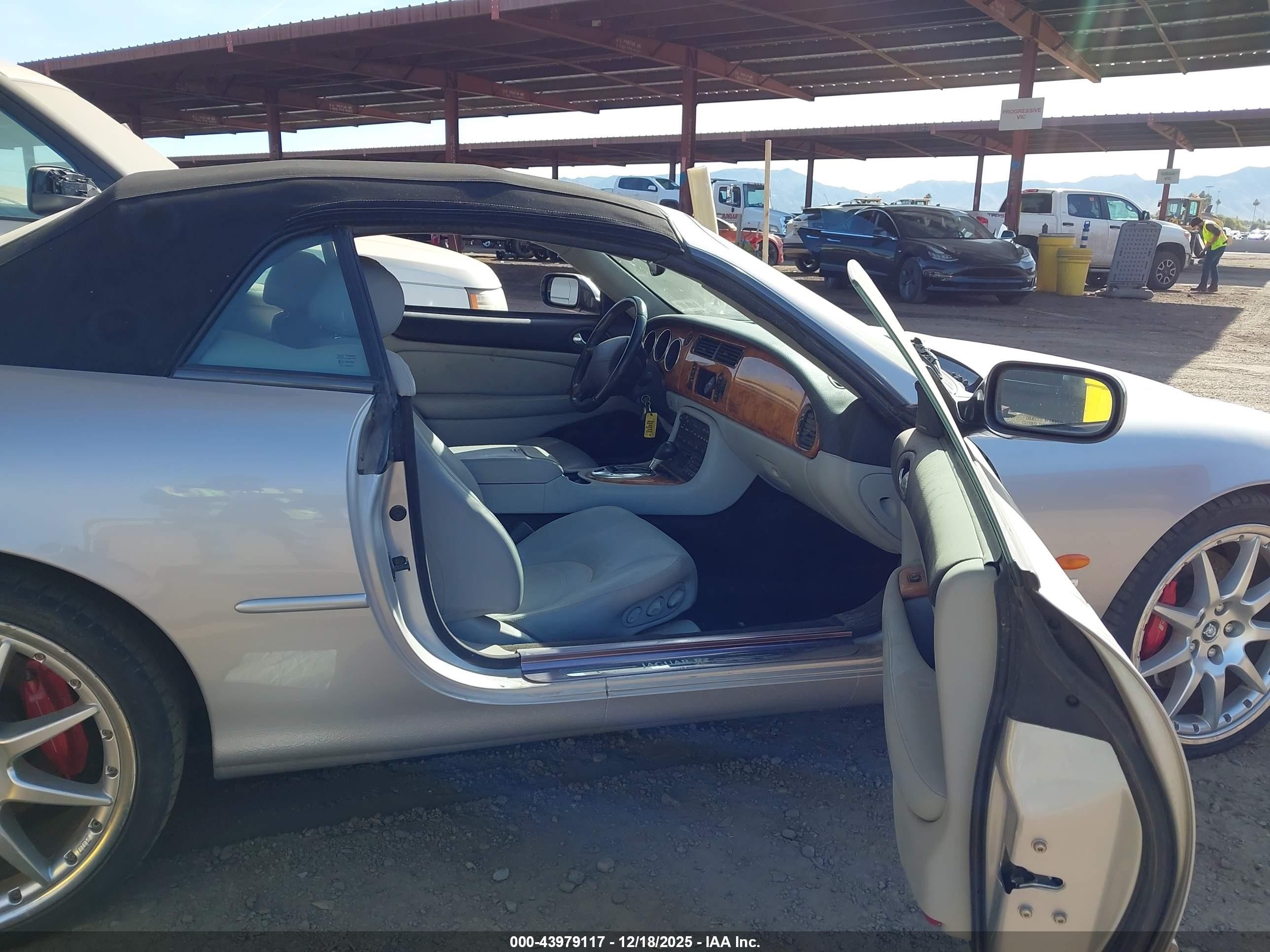 2003 Jaguar Xkr   Silver vin: SAJDA42B333A36485