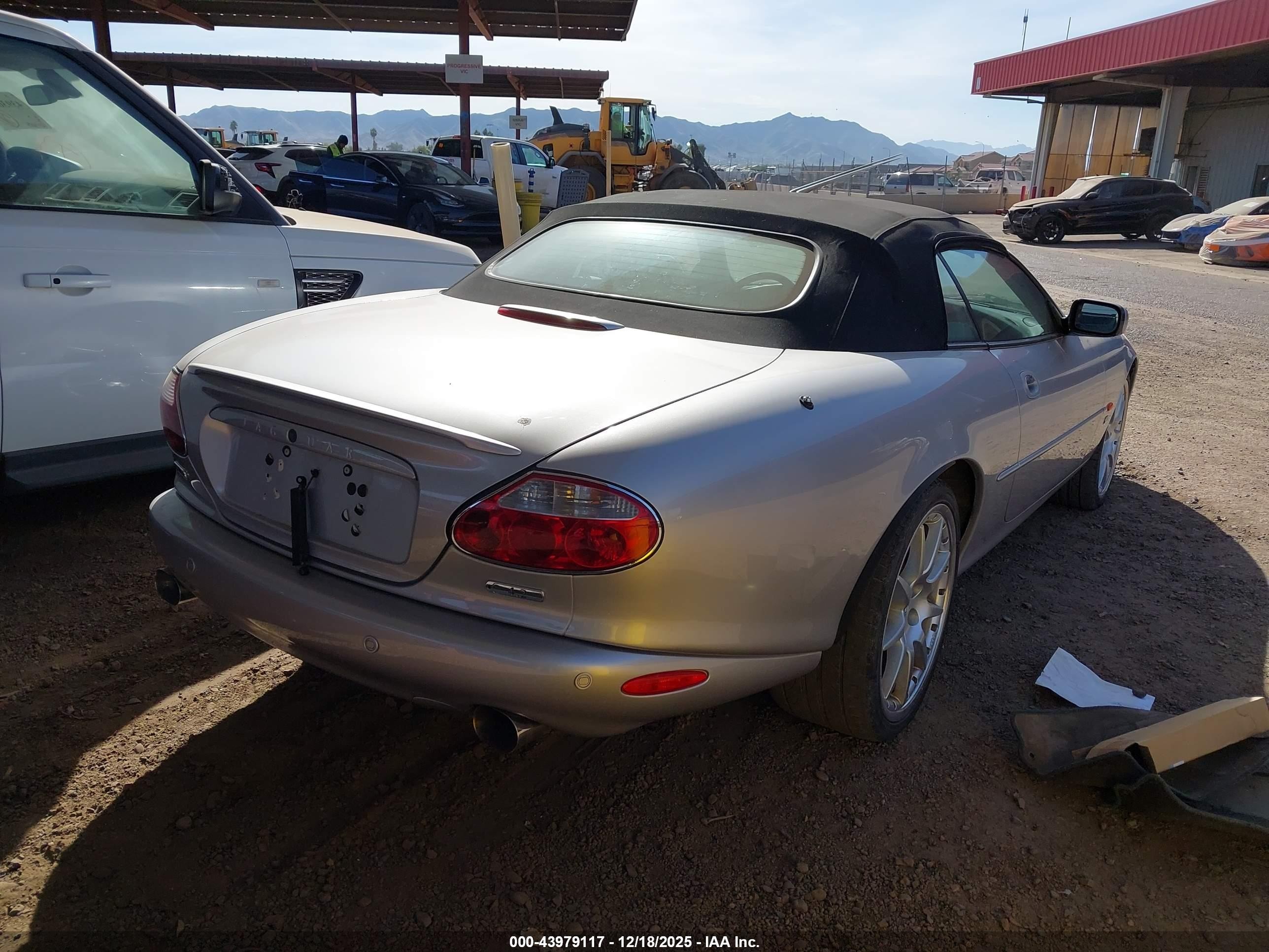2003 Jaguar Xkr   Silver vin: SAJDA42B333A36485