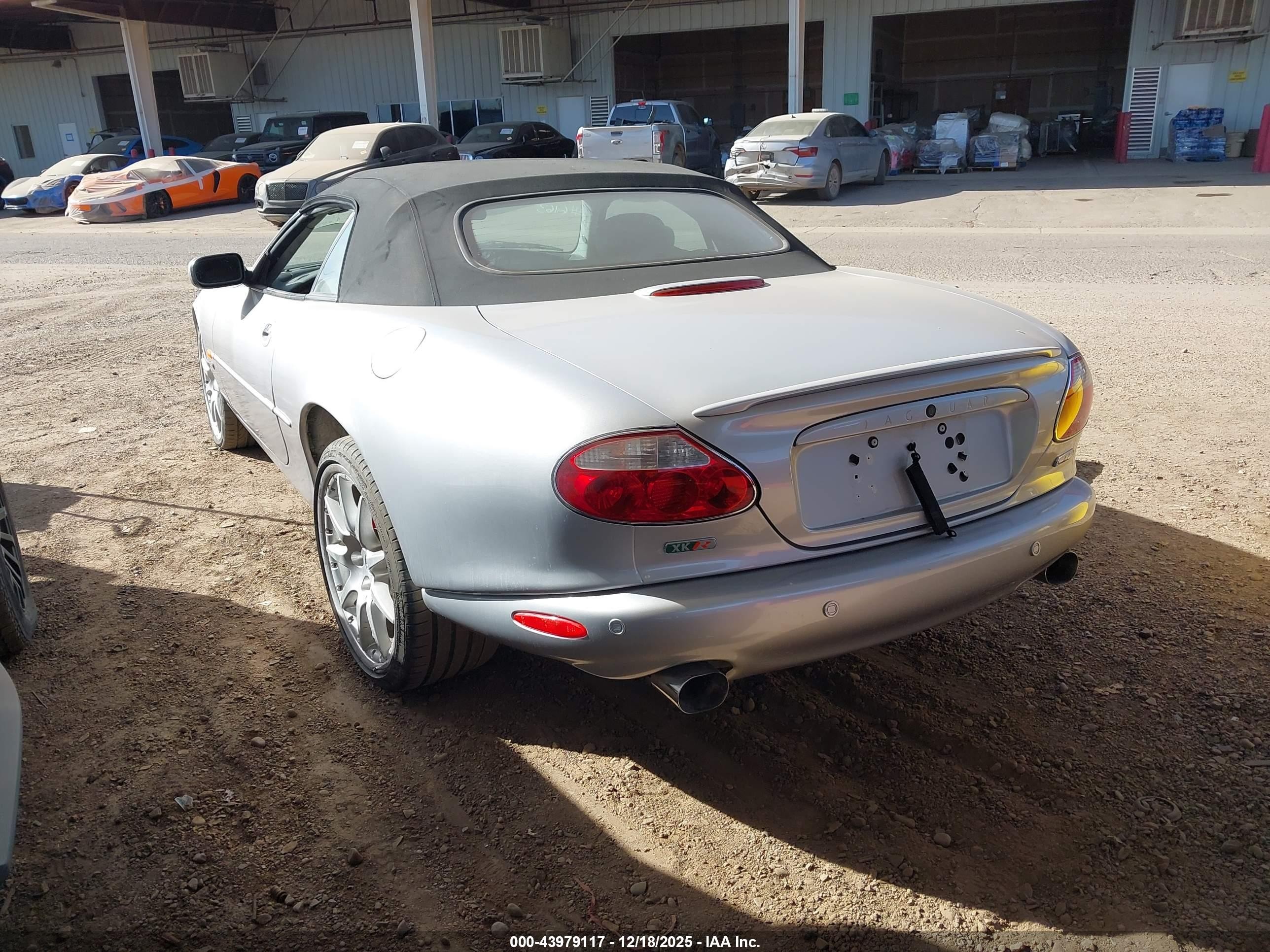 2003 Jaguar Xkr   Silver vin: SAJDA42B333A36485