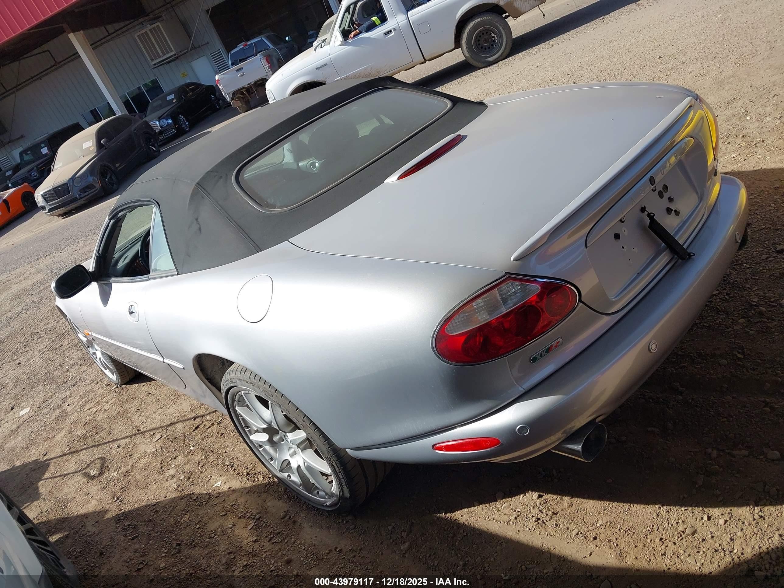 2003 Jaguar Xkr   Silver vin: SAJDA42B333A36485