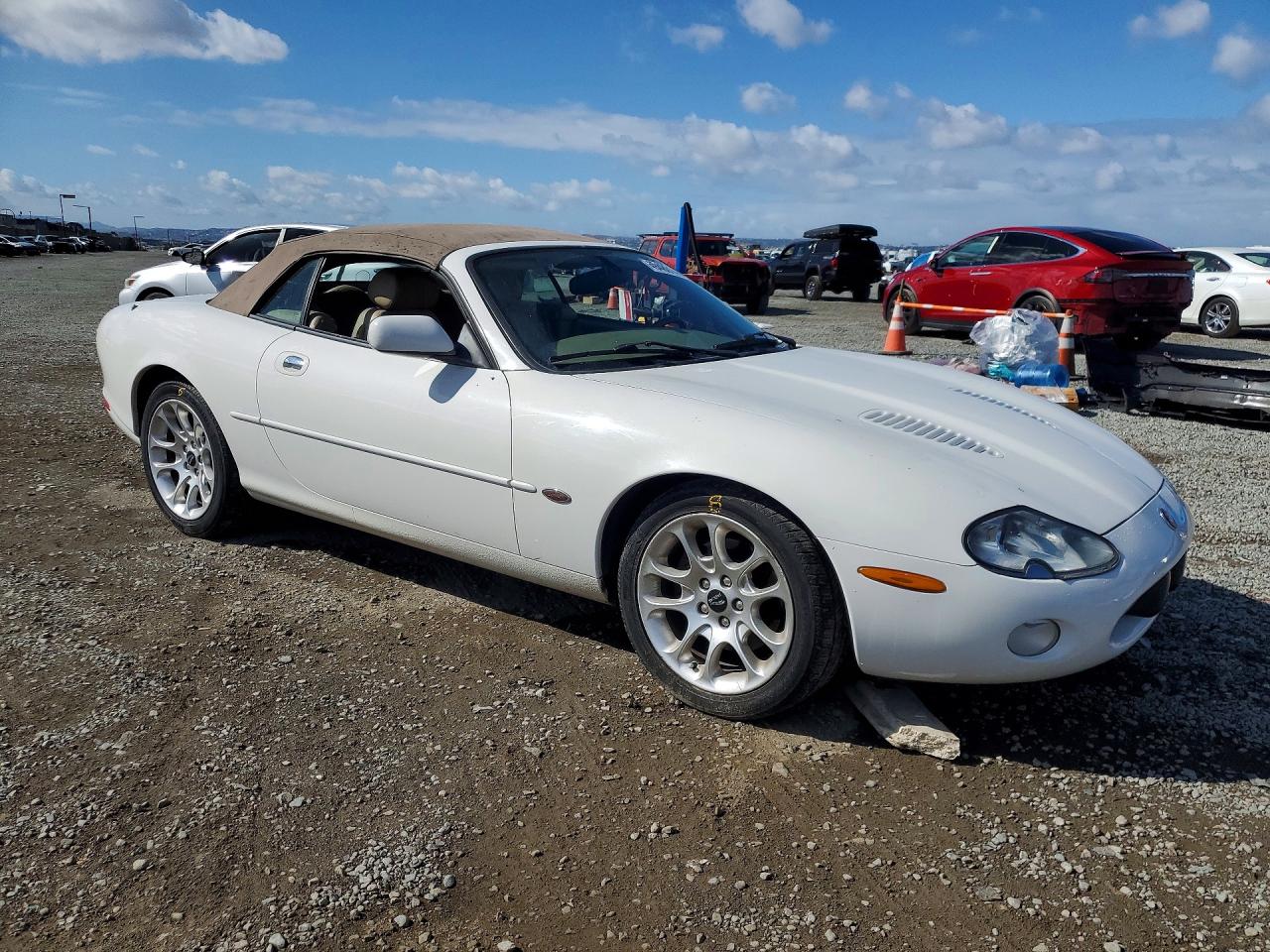 2002 Jaguar Xkr White vin: SAJDA42B42PA25132